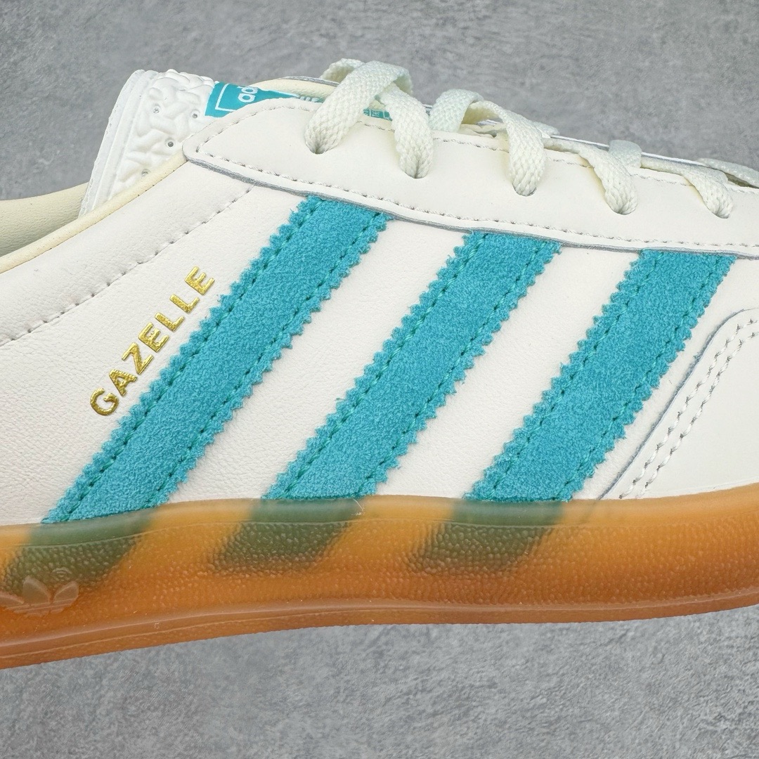 图片[19]-＃CS纯原 AD Original Gazelle Indoor Trainers 瞪羚室内鞋系列低帮复古百搭休闲运动德训风板鞋 白蓝 JI2583 高端零售特供批次 原厂定制长毛翻毛皮组合环保纤维革鞋面材质 内置环保海玻璃鞋垫 外置RB橡胶大底 产品品控稳定性领先行业 原厂全套原楦原纸板冲刀磨具开发 原厂皮料加持 原厂港宝加持定型后跟R度完美 将复古进行到底 简约流畅 三十年不变经典 这款Gazelle运动鞋 无论面料、配色、质感或设计 都只在重现其1991年原款的经典 皮革鞋面 撞色三条纹和鞋跟标的设计 力求呈现90年代的经典复古风潮 Samba火热的同时 也带动了其它的复古鞋型 Gazelle便是其中一只 Gazelle Indoor拥有包边更宽的T字型鞋头 更好的保护运动员的前掌 浓浓的复古氛围感 非常适合现在流行的Cleanfit风格 尺码：35.5 36 36.5 37.5 38 38.5 39 40 40.5 41 42 42.5 43 44 44.5 45 46-选品中心