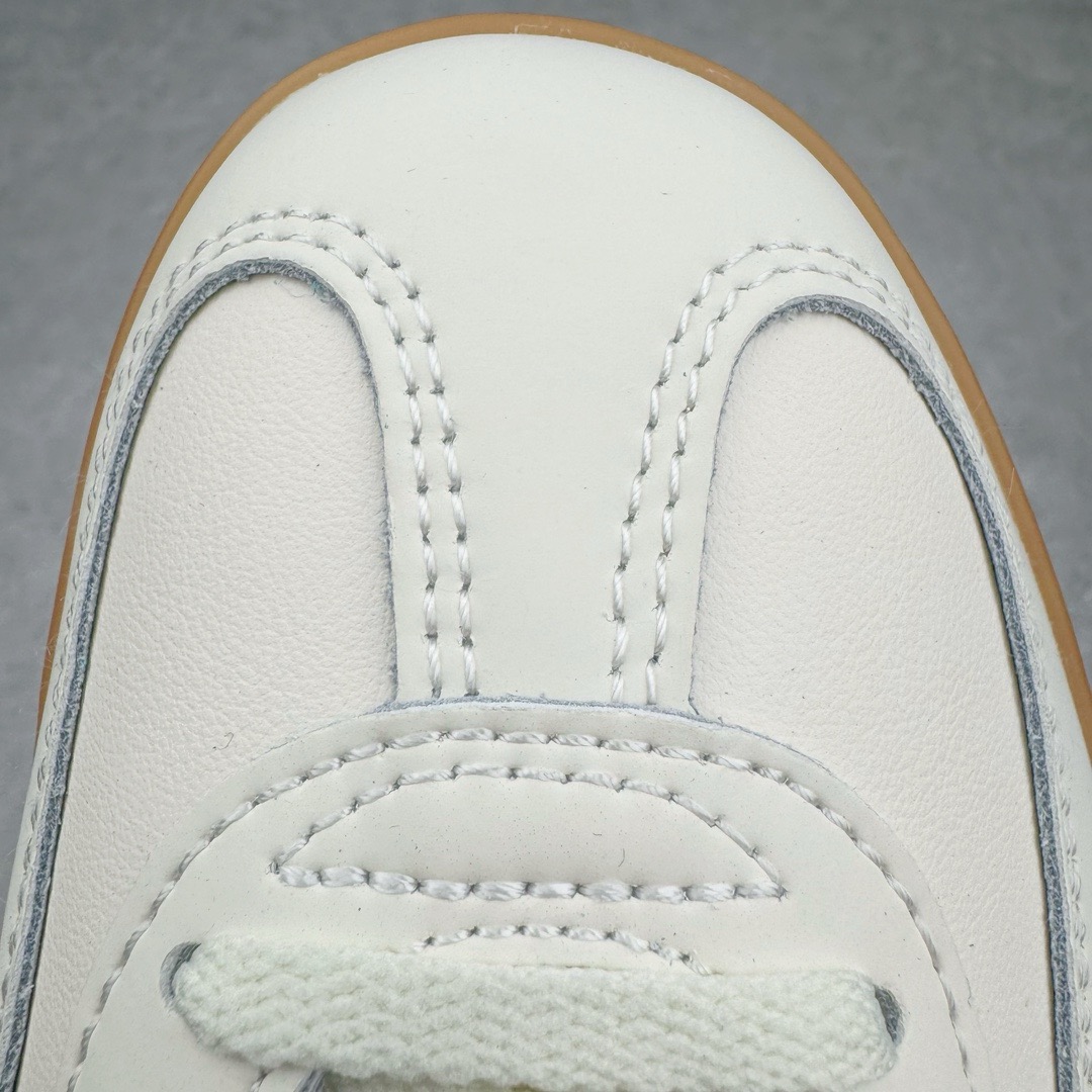 图片[18]-＃CS纯原 AD Original Gazelle Indoor Trainers 瞪羚室内鞋系列低帮复古百搭休闲运动德训风板鞋 白蓝 JI2583 高端零售特供批次 原厂定制长毛翻毛皮组合环保纤维革鞋面材质 内置环保海玻璃鞋垫 外置RB橡胶大底 产品品控稳定性领先行业 原厂全套原楦原纸板冲刀磨具开发 原厂皮料加持 原厂港宝加持定型后跟R度完美 将复古进行到底 简约流畅 三十年不变经典 这款Gazelle运动鞋 无论面料、配色、质感或设计 都只在重现其1991年原款的经典 皮革鞋面 撞色三条纹和鞋跟标的设计 力求呈现90年代的经典复古风潮 Samba火热的同时 也带动了其它的复古鞋型 Gazelle便是其中一只 Gazelle Indoor拥有包边更宽的T字型鞋头 更好的保护运动员的前掌 浓浓的复古氛围感 非常适合现在流行的Cleanfit风格 尺码：35.5 36 36.5 37.5 38 38.5 39 40 40.5 41 42 42.5 43 44 44.5 45 46-选品中心