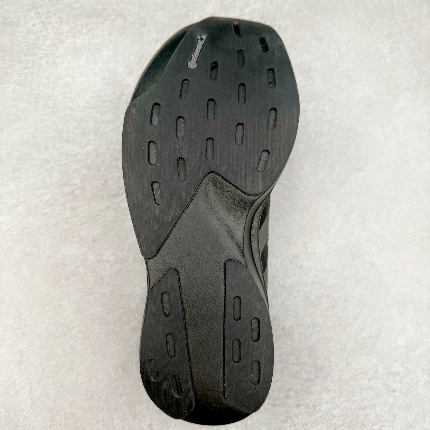 图片[9]-＃福利特价 AD Adizero EVO SL 马拉松竞速专业跑鞋 CELERMESH针织网面非常轻薄 纤维间的缝隙很大 可以保证跑步时的透气、排汗效果 鞋舌直接与两侧的内衬和鞋底连接在一起 在跑步过程中不会被鞋舌的左右移动所困扰 在标准鞋带孔的基础上再拓宽一组鞋带孔 适合不同脚型的需求 突破性 EnergyRods 技术，有助于跑者实现更好的成绩 中底独特的LIGHTSTRIKE PRO泡棉材质 微弹感觉在跑步过程中给予了良好的支撑体验 对于顶级精英和高水平进阶跑者来说 ADIOS PRO是一双值得信赖的竞速比赛用鞋 尺码：36 36.5 37.5 38 38.5 39 40 40.5 41 42 42.5 43 44 44.5 45-选品中心