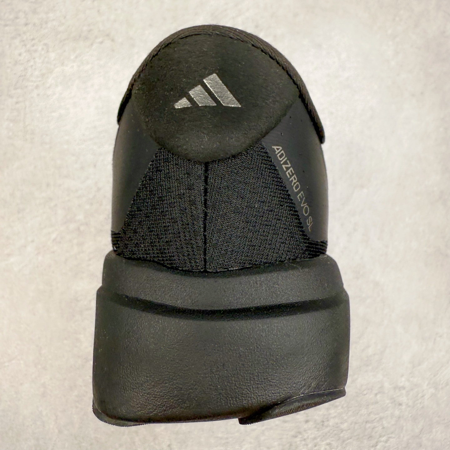 图片[8]-＃福利特价 AD Adizero EVO SL 马拉松竞速专业跑鞋 CELERMESH针织网面非常轻薄 纤维间的缝隙很大 可以保证跑步时的透气、排汗效果 鞋舌直接与两侧的内衬和鞋底连接在一起 在跑步过程中不会被鞋舌的左右移动所困扰 在标准鞋带孔的基础上再拓宽一组鞋带孔 适合不同脚型的需求 突破性 EnergyRods 技术，有助于跑者实现更好的成绩 中底独特的LIGHTSTRIKE PRO泡棉材质 微弹感觉在跑步过程中给予了良好的支撑体验 对于顶级精英和高水平进阶跑者来说 ADIOS PRO是一双值得信赖的竞速比赛用鞋 尺码：36 36.5 37.5 38 38.5 39 40 40.5 41 42 42.5 43 44 44.5 45-选品中心