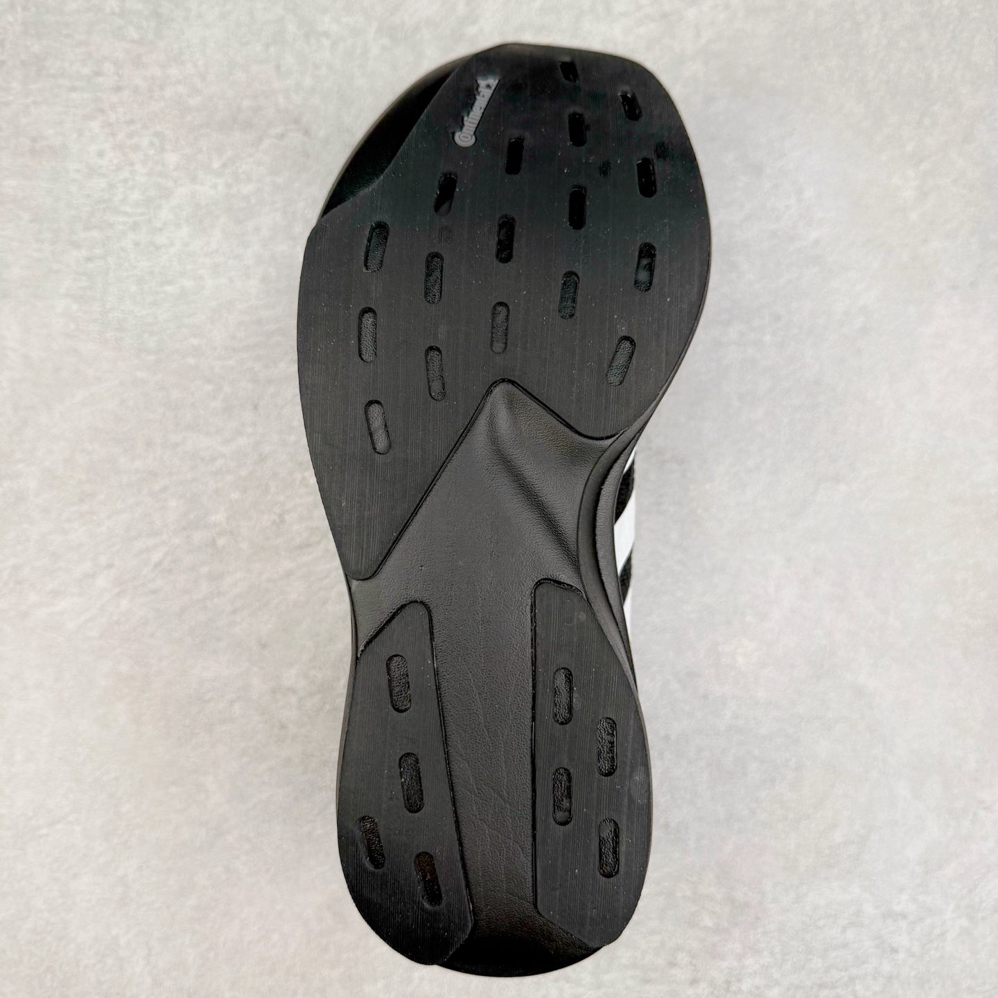 图片[9]-＃福利特价 AD Adizero EVO SL 马拉松竞速专业跑鞋 CELERMESH针织网面非常轻薄 纤维间的缝隙很大 可以保证跑步时的透气、排汗效果 鞋舌直接与两侧的内衬和鞋底连接在一起 在跑步过程中不会被鞋舌的左右移动所困扰 在标准鞋带孔的基础上再拓宽一组鞋带孔 适合不同脚型的需求 突破性 EnergyRods 技术，有助于跑者实现更好的成绩 中底独特的LIGHTSTRIKE PRO泡棉材质 微弹感觉在跑步过程中给予了良好的支撑体验 对于顶级精英和高水平进阶跑者来说 ADIOS PRO是一双值得信赖的竞速比赛用鞋 尺码：36 36.5 37.5 38 38.5 39 40 40.5 41 42 42.5 43 44 44.5 45-选品中心