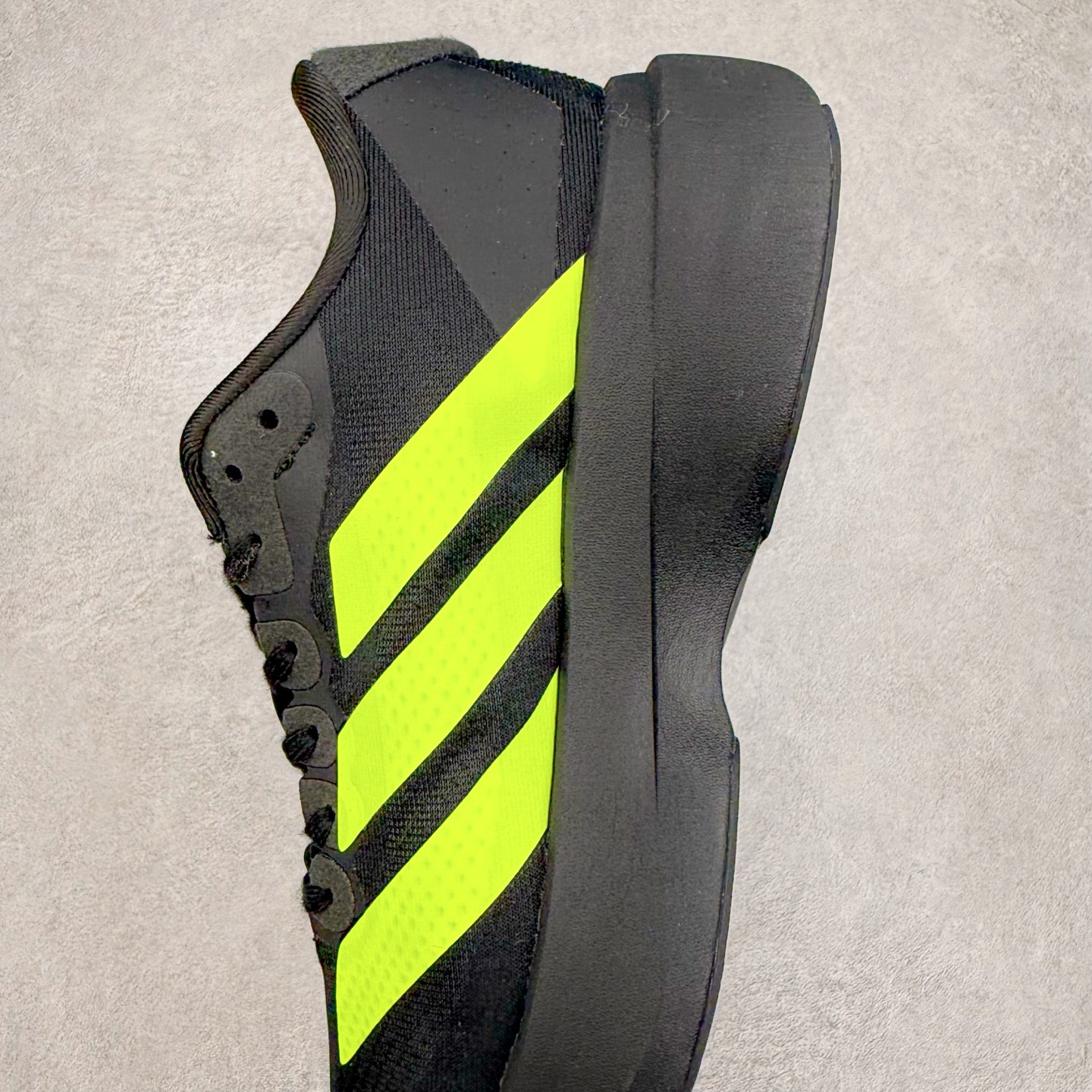 图片[7]-＃福利特价 AD Adizero EVO SL 马拉松竞速专业跑鞋 CELERMESH针织网面非常轻薄 纤维间的缝隙很大 可以保证跑步时的透气、排汗效果 鞋舌直接与两侧的内衬和鞋底连接在一起 在跑步过程中不会被鞋舌的左右移动所困扰 在标准鞋带孔的基础上再拓宽一组鞋带孔 适合不同脚型的需求 突破性 EnergyRods 技术，有助于跑者实现更好的成绩 中底独特的LIGHTSTRIKE PRO泡棉材质 微弹感觉在跑步过程中给予了良好的支撑体验 对于顶级精英和高水平进阶跑者来说 ADIOS PRO是一双值得信赖的竞速比赛用鞋 尺码：36 36.5 37.5 38 38.5 39 40 40.5 41 42 42.5 43 44 44.5 45-选品中心