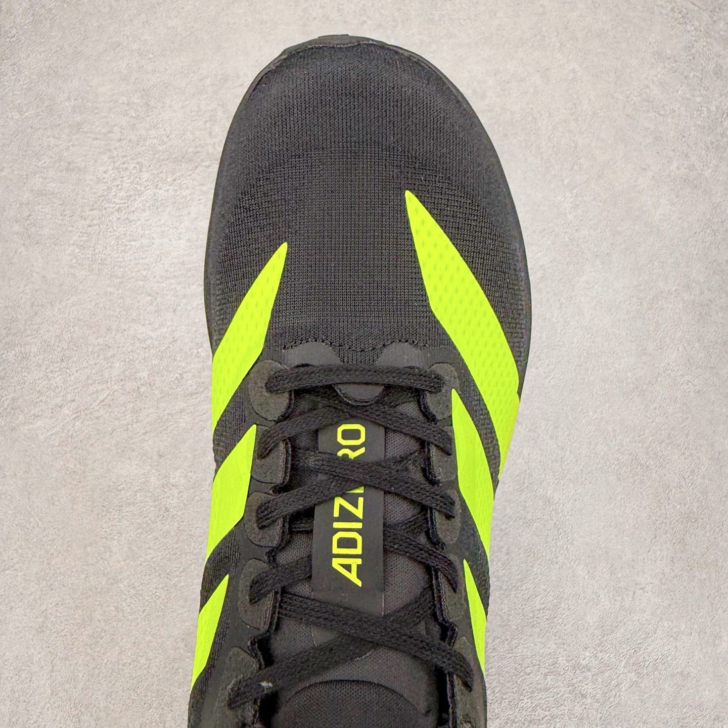 图片[4]-＃福利特价 AD Adizero EVO SL 马拉松竞速专业跑鞋 CELERMESH针织网面非常轻薄 纤维间的缝隙很大 可以保证跑步时的透气、排汗效果 鞋舌直接与两侧的内衬和鞋底连接在一起 在跑步过程中不会被鞋舌的左右移动所困扰 在标准鞋带孔的基础上再拓宽一组鞋带孔 适合不同脚型的需求 突破性 EnergyRods 技术，有助于跑者实现更好的成绩 中底独特的LIGHTSTRIKE PRO泡棉材质 微弹感觉在跑步过程中给予了良好的支撑体验 对于顶级精英和高水平进阶跑者来说 ADIOS PRO是一双值得信赖的竞速比赛用鞋 尺码：36 36.5 37.5 38 38.5 39 40 40.5 41 42 42.5 43 44 44.5 45-选品中心