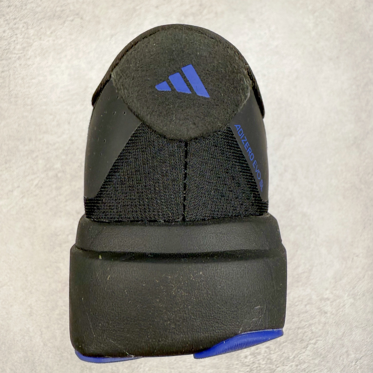 图片[8]-＃福利特价 AD Adizero EVO SL 马拉松竞速专业跑鞋 CELERMESH针织网面非常轻薄 纤维间的缝隙很大 可以保证跑步时的透气、排汗效果 鞋舌直接与两侧的内衬和鞋底连接在一起 在跑步过程中不会被鞋舌的左右移动所困扰 在标准鞋带孔的基础上再拓宽一组鞋带孔 适合不同脚型的需求 突破性 EnergyRods 技术，有助于跑者实现更好的成绩 中底独特的LIGHTSTRIKE PRO泡棉材质 微弹感觉在跑步过程中给予了良好的支撑体验 对于顶级精英和高水平进阶跑者来说 ADIOS PRO是一双值得信赖的竞速比赛用鞋 尺码：36 36.5 37.5 38 38.5 39 40 40.5 41 42 42.5 43 44 44.5 45-选品中心