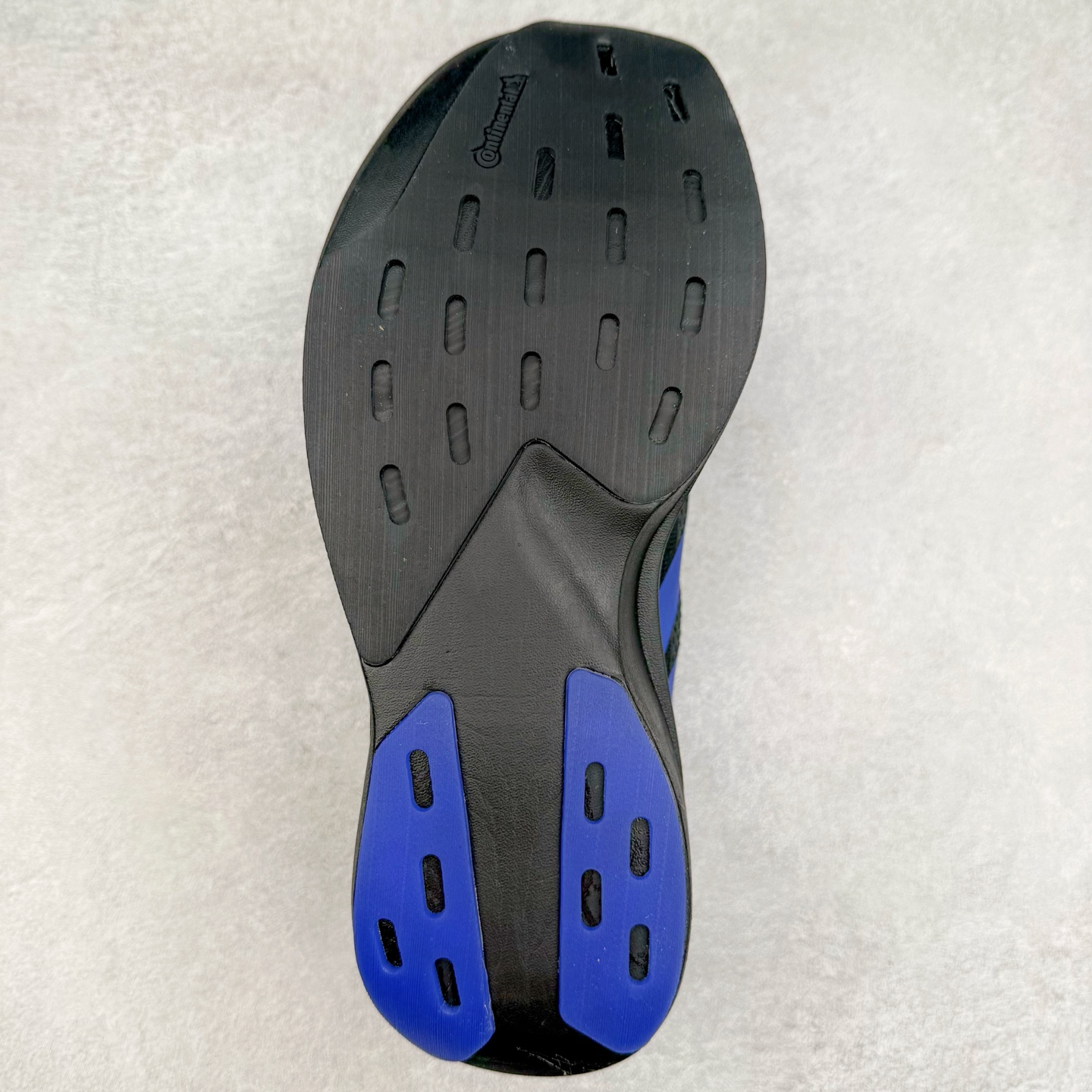 图片[9]-＃福利特价 AD Adizero EVO SL 马拉松竞速专业跑鞋 CELERMESH针织网面非常轻薄 纤维间的缝隙很大 可以保证跑步时的透气、排汗效果 鞋舌直接与两侧的内衬和鞋底连接在一起 在跑步过程中不会被鞋舌的左右移动所困扰 在标准鞋带孔的基础上再拓宽一组鞋带孔 适合不同脚型的需求 突破性 EnergyRods 技术，有助于跑者实现更好的成绩 中底独特的LIGHTSTRIKE PRO泡棉材质 微弹感觉在跑步过程中给予了良好的支撑体验 对于顶级精英和高水平进阶跑者来说 ADIOS PRO是一双值得信赖的竞速比赛用鞋 尺码：36 36.5 37.5 38 38.5 39 40 40.5 41 42 42.5 43 44 44.5 45-选品中心