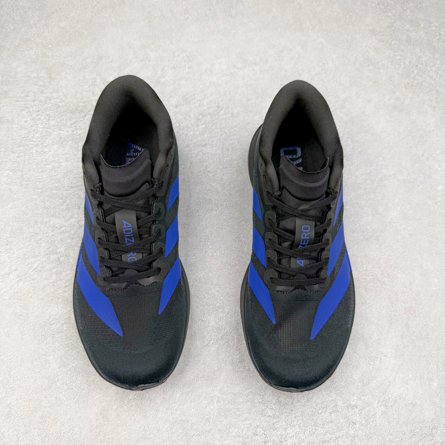 图片[2]-＃福利特价 AD Adizero EVO SL 马拉松竞速专业跑鞋 CELERMESH针织网面非常轻薄 纤维间的缝隙很大 可以保证跑步时的透气、排汗效果 鞋舌直接与两侧的内衬和鞋底连接在一起 在跑步过程中不会被鞋舌的左右移动所困扰 在标准鞋带孔的基础上再拓宽一组鞋带孔 适合不同脚型的需求 突破性 EnergyRods 技术，有助于跑者实现更好的成绩 中底独特的LIGHTSTRIKE PRO泡棉材质 微弹感觉在跑步过程中给予了良好的支撑体验 对于顶级精英和高水平进阶跑者来说 ADIOS PRO是一双值得信赖的竞速比赛用鞋 尺码：36 36.5 37.5 38 38.5 39 40 40.5 41 42 42.5 43 44 44.5 45-选品中心