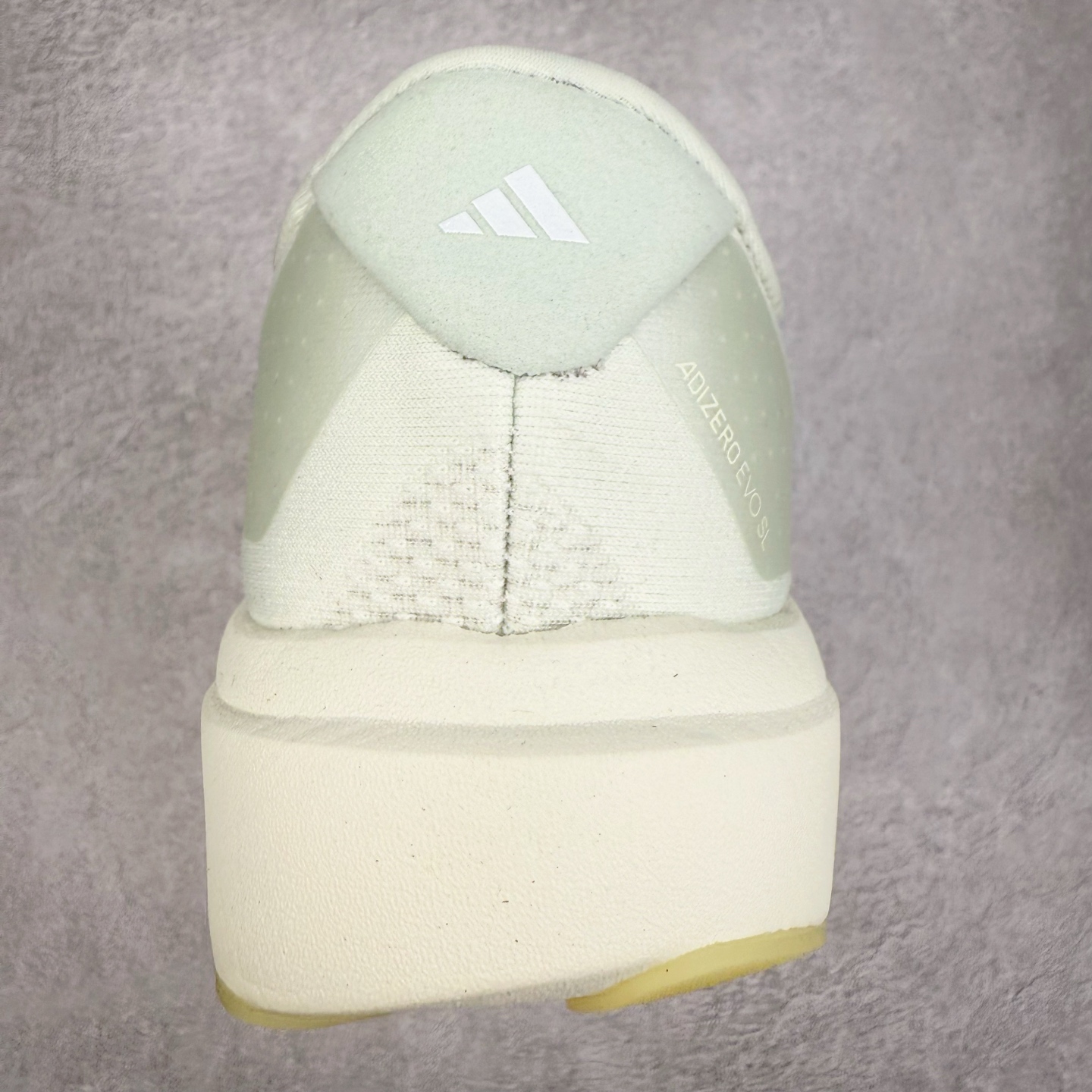 图片[8]-＃福利特价 AD Adizero EVO SL 马拉松竞速专业跑鞋 CELERMESH针织网面非常轻薄 纤维间的缝隙很大 可以保证跑步时的透气、排汗效果 鞋舌直接与两侧的内衬和鞋底连接在一起 在跑步过程中不会被鞋舌的左右移动所困扰 在标准鞋带孔的基础上再拓宽一组鞋带孔 适合不同脚型的需求 突破性 EnergyRods 技术，有助于跑者实现更好的成绩 中底独特的LIGHTSTRIKE PRO泡棉材质 微弹感觉在跑步过程中给予了良好的支撑体验 对于顶级精英和高水平进阶跑者来说 ADIOS PRO是一双值得信赖的竞速比赛用鞋 尺码：36 36.5 37.5 38 38.5 39 40 40.5 41 42 42.5 43 44 44.5 45-选品中心