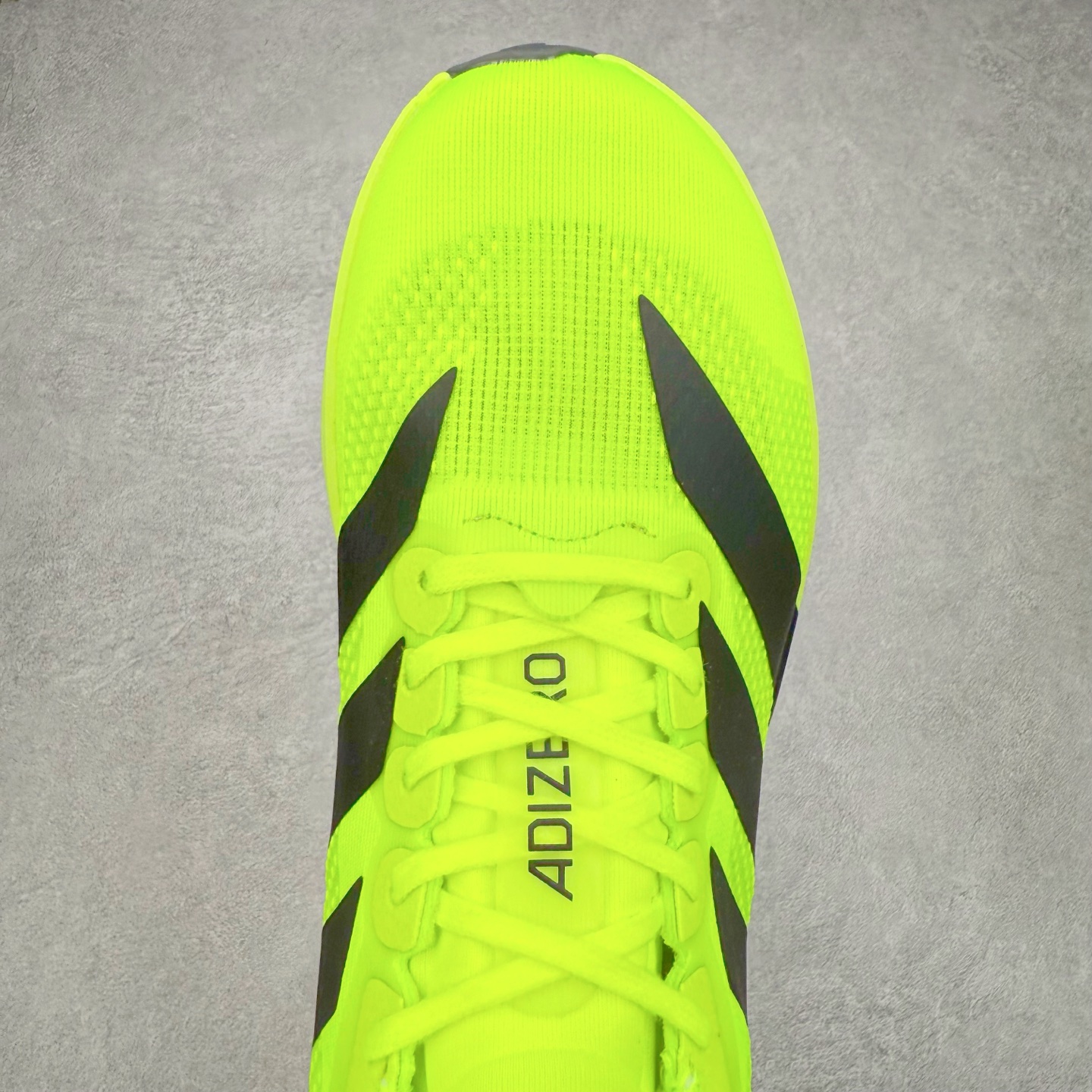 图片[4]-＃福利特价 AD Adizero EVO SL 马拉松竞速专业跑鞋 CELERMESH针织网面非常轻薄 纤维间的缝隙很大 可以保证跑步时的透气、排汗效果 鞋舌直接与两侧的内衬和鞋底连接在一起 在跑步过程中不会被鞋舌的左右移动所困扰 在标准鞋带孔的基础上再拓宽一组鞋带孔 适合不同脚型的需求 突破性 EnergyRods 技术，有助于跑者实现更好的成绩 中底独特的LIGHTSTRIKE PRO泡棉材质 微弹感觉在跑步过程中给予了良好的支撑体验 对于顶级精英和高水平进阶跑者来说 ADIOS PRO是一双值得信赖的竞速比赛用鞋 尺码：36 36.5 37.5 38 38.5 39 40 40.5 41 42 42.5 43 44 44.5 45-选品中心