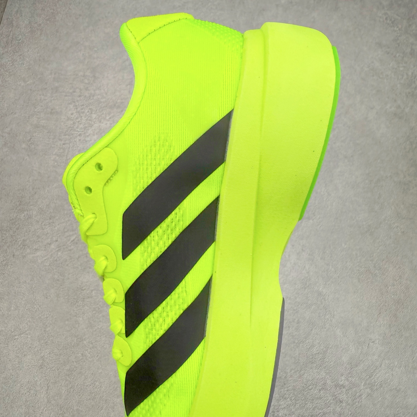 图片[7]-＃福利特价 AD Adizero EVO SL 马拉松竞速专业跑鞋 CELERMESH针织网面非常轻薄 纤维间的缝隙很大 可以保证跑步时的透气、排汗效果 鞋舌直接与两侧的内衬和鞋底连接在一起 在跑步过程中不会被鞋舌的左右移动所困扰 在标准鞋带孔的基础上再拓宽一组鞋带孔 适合不同脚型的需求 突破性 EnergyRods 技术，有助于跑者实现更好的成绩 中底独特的LIGHTSTRIKE PRO泡棉材质 微弹感觉在跑步过程中给予了良好的支撑体验 对于顶级精英和高水平进阶跑者来说 ADIOS PRO是一双值得信赖的竞速比赛用鞋 尺码：36 36.5 37.5 38 38.5 39 40 40.5 41 42 42.5 43 44 44.5 45-选品中心