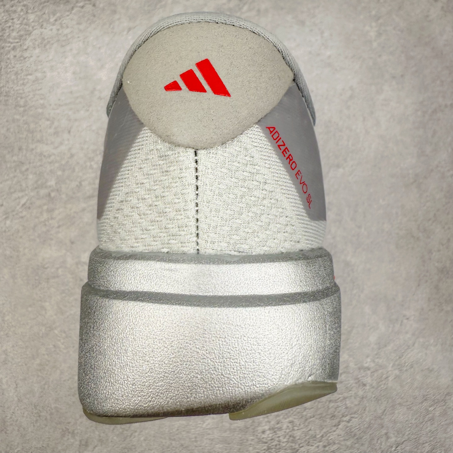 图片[8]-＃福利特价 AD Adizero EVO SL 马拉松竞速专业跑鞋 CELERMESH针织网面非常轻薄 纤维间的缝隙很大 可以保证跑步时的透气、排汗效果 鞋舌直接与两侧的内衬和鞋底连接在一起 在跑步过程中不会被鞋舌的左右移动所困扰 在标准鞋带孔的基础上再拓宽一组鞋带孔 适合不同脚型的需求 突破性 EnergyRods 技术，有助于跑者实现更好的成绩 中底独特的LIGHTSTRIKE PRO泡棉材质 微弹感觉在跑步过程中给予了良好的支撑体验 对于顶级精英和高水平进阶跑者来说 ADIOS PRO是一双值得信赖的竞速比赛用鞋 尺码：36 36.5 37.5 38 38.5 39 40 40.5 41 42 42.5 43 44 44.5 45-选品中心