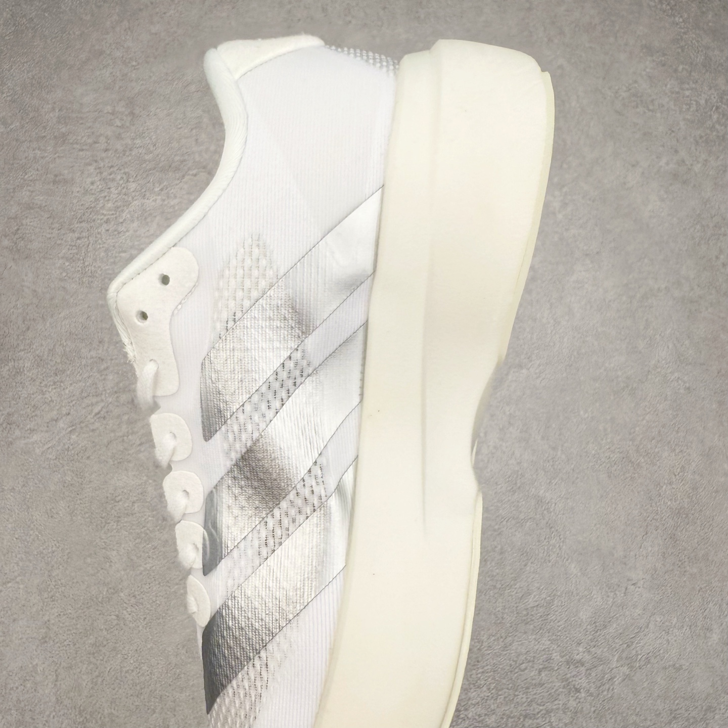 图片[7]-＃福利特价 AD Adizero EVO SL 马拉松竞速专业跑鞋 CELERMESH针织网面非常轻薄 纤维间的缝隙很大 可以保证跑步时的透气、排汗效果 鞋舌直接与两侧的内衬和鞋底连接在一起 在跑步过程中不会被鞋舌的左右移动所困扰 在标准鞋带孔的基础上再拓宽一组鞋带孔 适合不同脚型的需求 突破性 EnergyRods 技术，有助于跑者实现更好的成绩 中底独特的LIGHTSTRIKE PRO泡棉材质 微弹感觉在跑步过程中给予了良好的支撑体验 对于顶级精英和高水平进阶跑者来说 ADIOS PRO是一双值得信赖的竞速比赛用鞋 尺码：36 36.5 37.5 38 38.5 39 40 40.5 41 42 42.5 43 44 44.5 45-选品中心