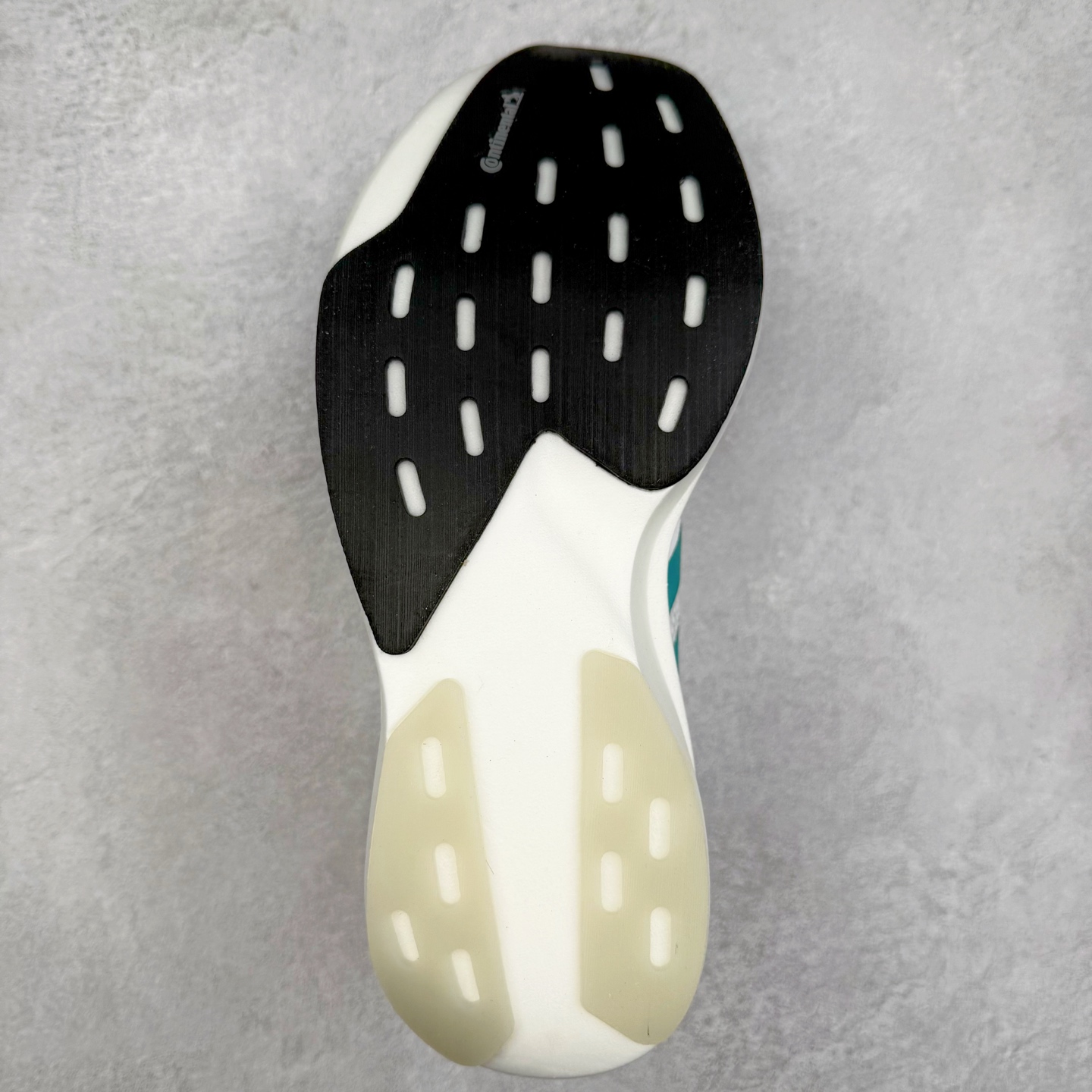 图片[9]-＃福利特价 AD Adizero EVO SL 马拉松竞速专业跑鞋 CELERMESH针织网面非常轻薄 纤维间的缝隙很大 可以保证跑步时的透气、排汗效果 鞋舌直接与两侧的内衬和鞋底连接在一起 在跑步过程中不会被鞋舌的左右移动所困扰 在标准鞋带孔的基础上再拓宽一组鞋带孔 适合不同脚型的需求 突破性 EnergyRods 技术，有助于跑者实现更好的成绩 中底独特的LIGHTSTRIKE PRO泡棉材质 微弹感觉在跑步过程中给予了良好的支撑体验 对于顶级精英和高水平进阶跑者来说 ADIOS PRO是一双值得信赖的竞速比赛用鞋 尺码：36 36.5 37.5 38 38.5 39 40 40.5 41 42 42.5 43 44 44.5 45-选品中心