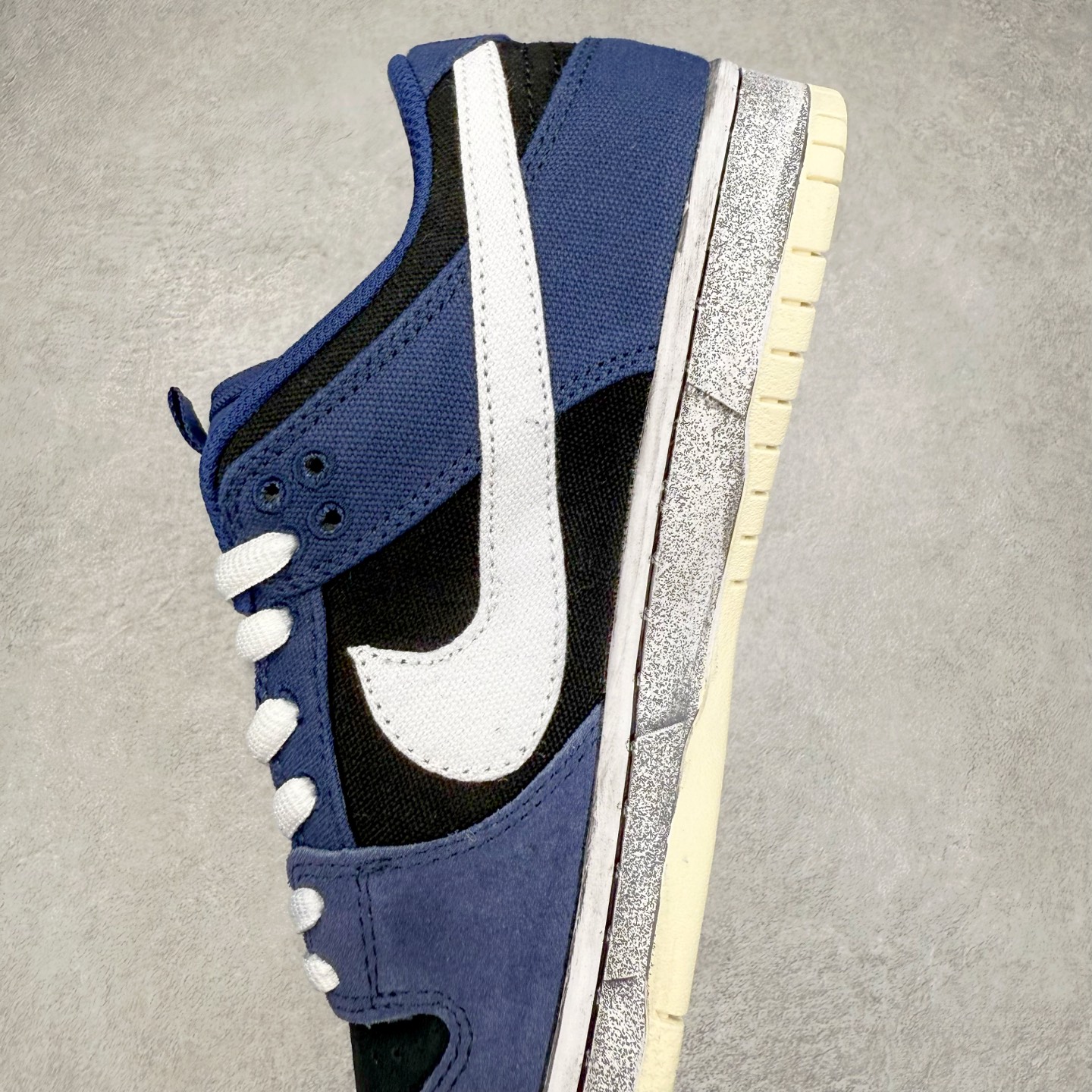 图片[7]-＃F版 NK SB Dunk Low 解构绑带 DX6775-400 极限压缩利润空间 超乎所想的高性价比 用料绝不含糊 原盒原配 正确耐磨橡胶大底 超高清洁度 全鞋零毛边皮料切割 全套原楦原模倾力打造完美版型 尺码：36 36.5 37.5 38 38.5 39 40 40.5 41 42 42.5 43 44 44.5 45 46 47.5-选品中心