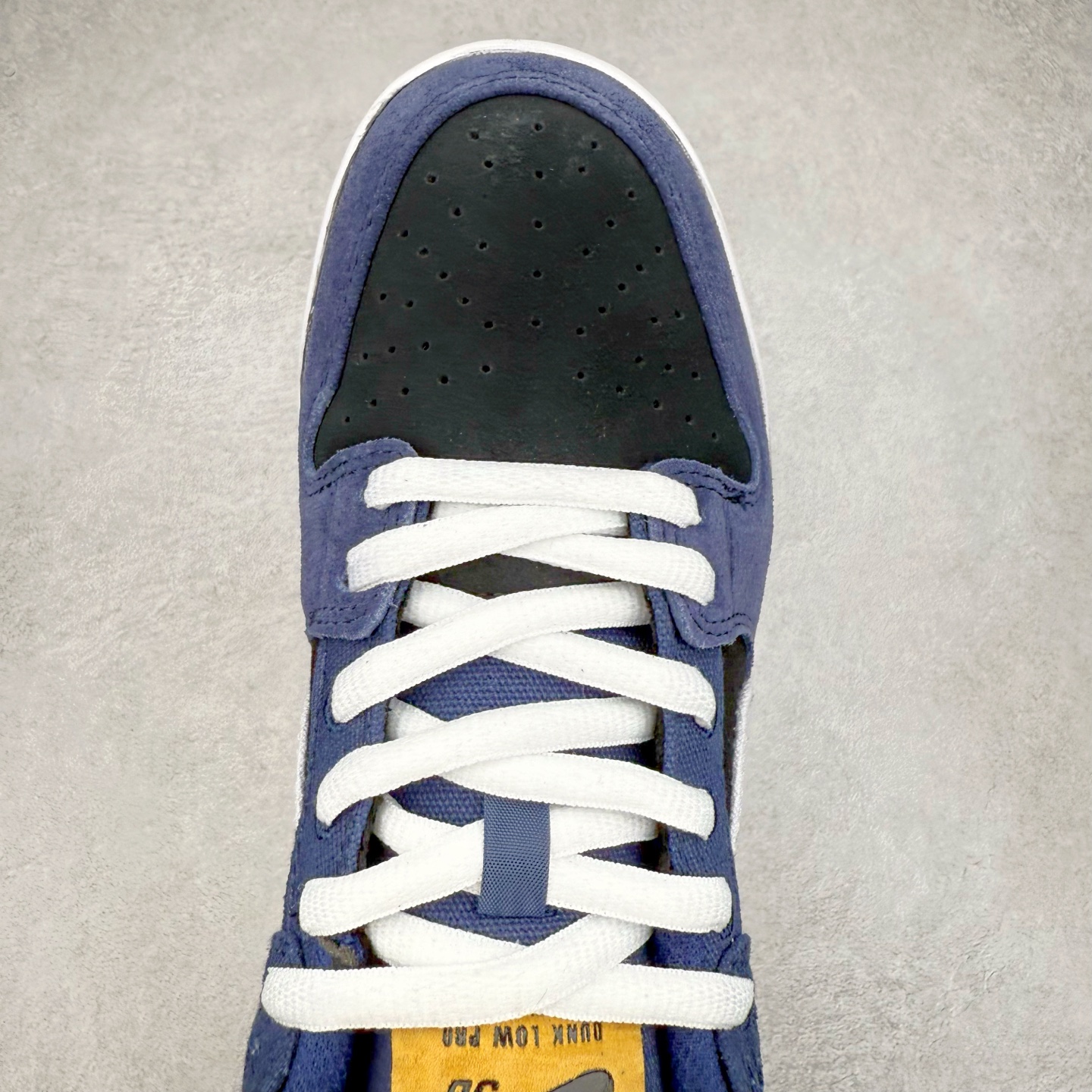 图片[4]-＃F版 NK SB Dunk Low 解构绑带 DX6775-400 极限压缩利润空间 超乎所想的高性价比 用料绝不含糊 原盒原配 正确耐磨橡胶大底 超高清洁度 全鞋零毛边皮料切割 全套原楦原模倾力打造完美版型 尺码：36 36.5 37.5 38 38.5 39 40 40.5 41 42 42.5 43 44 44.5 45 46 47.5-选品中心