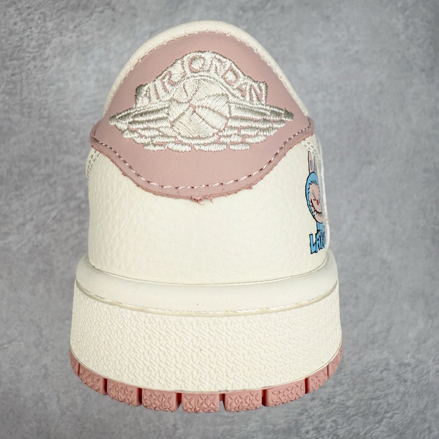 图片[8]-TS x Air Jordan AJ1 Low 倒钩低帮联名定制配色 XB1979-011 原厂内置气垫魔块 A模大底 头层小牛皮 鞋舌AJ原厂专用牛津布+AJ专用反口珍珠布+原厂无杂质高弹内里海棉+特殊封边弹力鞋带 实拍调校N版已经零色差零失真 百分百还原实物色彩所见即所得 不存在货不对板色差等低级问题 选购参考实物拍摄 不混卖不参货 只用心做好货严格选品 承诺混一赔十 尺码：36 36.5 37.5 38 38.5 39 40 40.5 41 42 42.5 43 44 44.5 45-选品中心