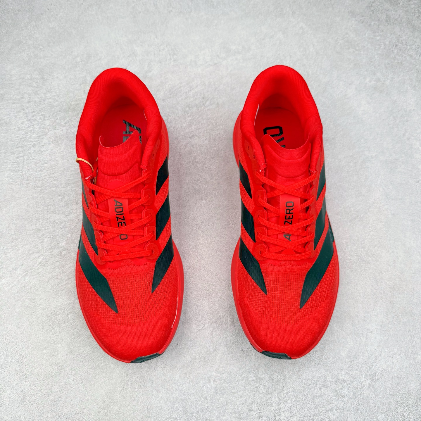 图片[2]-＃福利特价 AD Adizero EVO SL 马拉松竞速专业跑鞋 CELERMESH针织网面非常轻薄 纤维间的缝隙很大 可以保证跑步时的透气、排汗效果 鞋舌直接与两侧的内衬和鞋底连接在一起 在跑步过程中不会被鞋舌的左右移动所困扰 在标准鞋带孔的基础上再拓宽一组鞋带孔 适合不同脚型的需求 突破性 EnergyRods 技术，有助于跑者实现更好的成绩 中底独特的LIGHTSTRIKE PRO泡棉材质 微弹感觉在跑步过程中给予了良好的支撑体验 对于顶级精英和高水平进阶跑者来说 ADIOS PRO是一双值得信赖的竞速比赛用鞋 尺码：36 36.5 37.5 38 38.5 39 40 40.5 41 42 42.5 43 44 44.5 45-选品中心