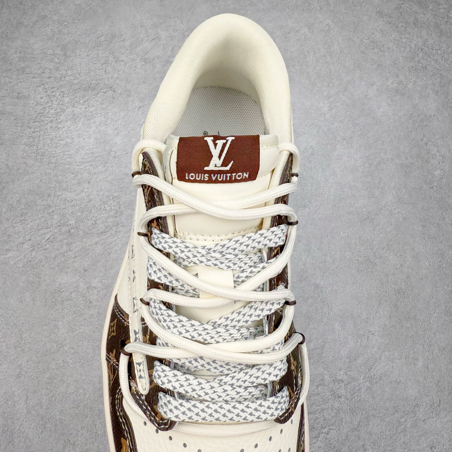 图片[5]-TS x Air Jordan AJ1 Low 倒钩低帮联名定制配色 DM6868-101 原厂内置气垫魔块 A模大底 头层小牛皮 鞋舌AJ原厂专用牛津布+AJ专用反口珍珠布+原厂无杂质高弹内里海棉+特殊封边弹力鞋带 实拍调校N版已经零色差零失真 百分百还原实物色彩所见即所得 不存在货不对板色差等低级问题 选购参考实物拍摄 不混卖不参货 只用心做好货严格选品 承诺混一赔十 尺码：36 36.5 37.5 38 38.5 39 40 40.5 41 42 42.5 43 44 44.5 45-选品中心