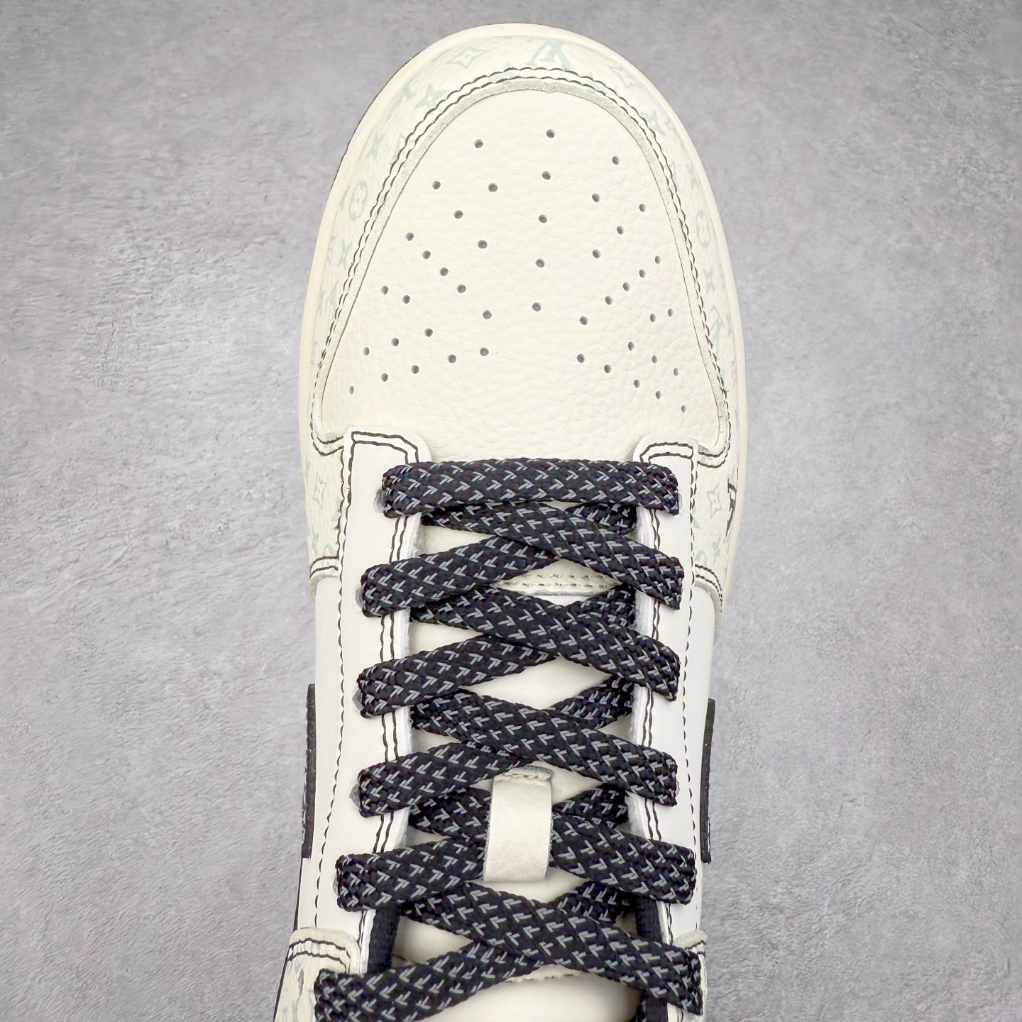 图片[4]-NK Dunk Low 定制配色 YX5066-362 大厂出品 极力推荐 原装头层材料 独家版型蒸餾加工帶來的是更好的视觉和脚感体验大厂纯原品质出货 清洁度 电绣工艺 皮料切割干净无任何毛边 细节完美 实拍调校N版已经零色差零失真 百分百还原实物色彩所见即所得 不存在货不对板色差等低级问题 选购参考实物拍摄 不混卖不参货 只用心做好货严格选品 承诺混一赔十 尺码：36 36.5 37.5 38 38.5 39 40 40.5 41 42 42.5 43 44 44.5 45-选品中心