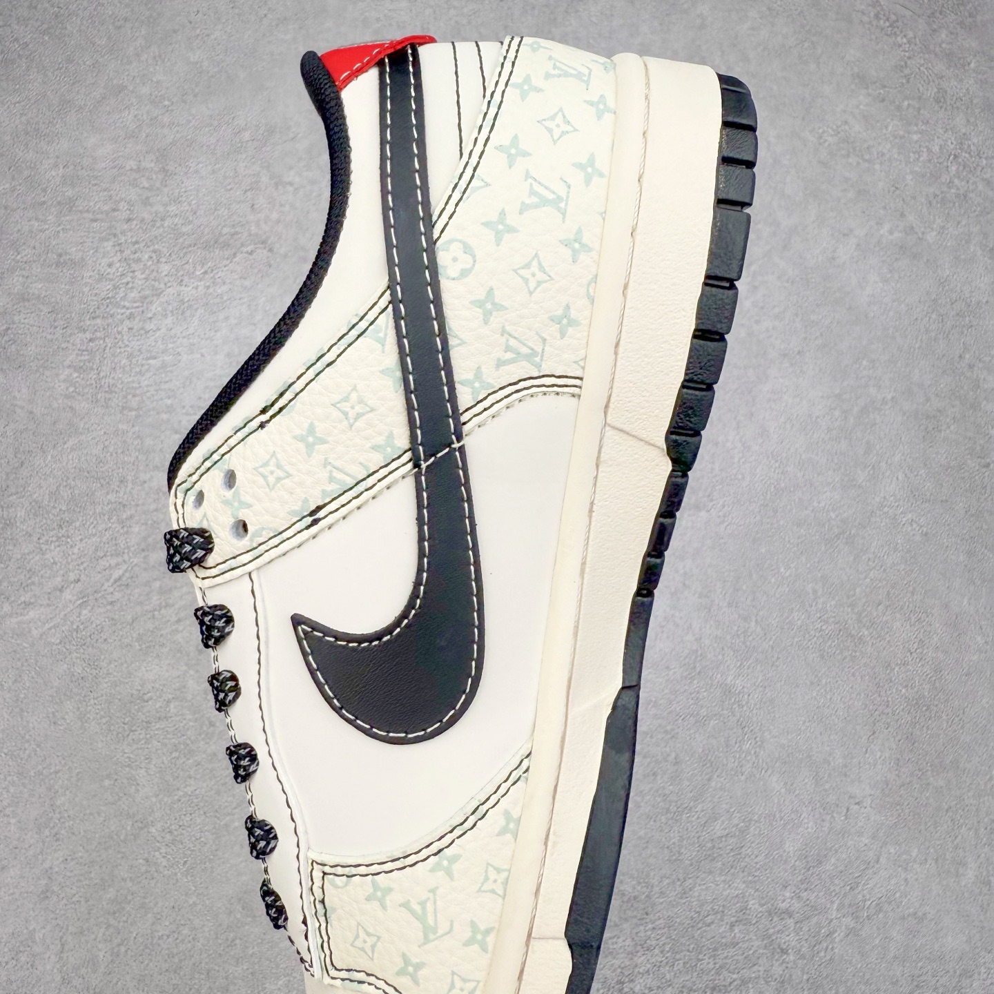 图片[7]-NK Dunk Low 定制配色 YX5066-362 大厂出品 极力推荐 原装头层材料 独家版型蒸餾加工帶來的是更好的视觉和脚感体验大厂纯原品质出货 清洁度 电绣工艺 皮料切割干净无任何毛边 细节完美 实拍调校N版已经零色差零失真 百分百还原实物色彩所见即所得 不存在货不对板色差等低级问题 选购参考实物拍摄 不混卖不参货 只用心做好货严格选品 承诺混一赔十 尺码：36 36.5 37.5 38 38.5 39 40 40.5 41 42 42.5 43 44 44.5 45-选品中心