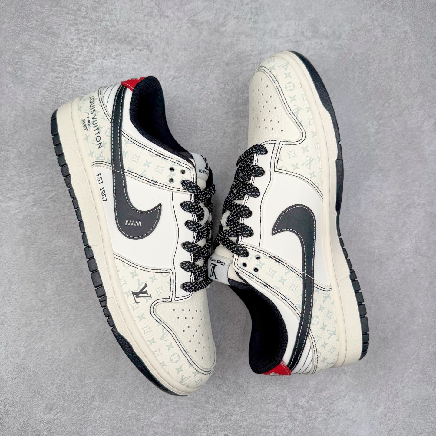 图片[3]-NK Dunk Low 定制配色 YX5066-362 大厂出品 极力推荐 原装头层材料 独家版型蒸餾加工帶來的是更好的视觉和脚感体验大厂纯原品质出货 清洁度 电绣工艺 皮料切割干净无任何毛边 细节完美 实拍调校N版已经零色差零失真 百分百还原实物色彩所见即所得 不存在货不对板色差等低级问题 选购参考实物拍摄 不混卖不参货 只用心做好货严格选品 承诺混一赔十 尺码：36 36.5 37.5 38 38.5 39 40 40.5 41 42 42.5 43 44 44.5 45-选品中心