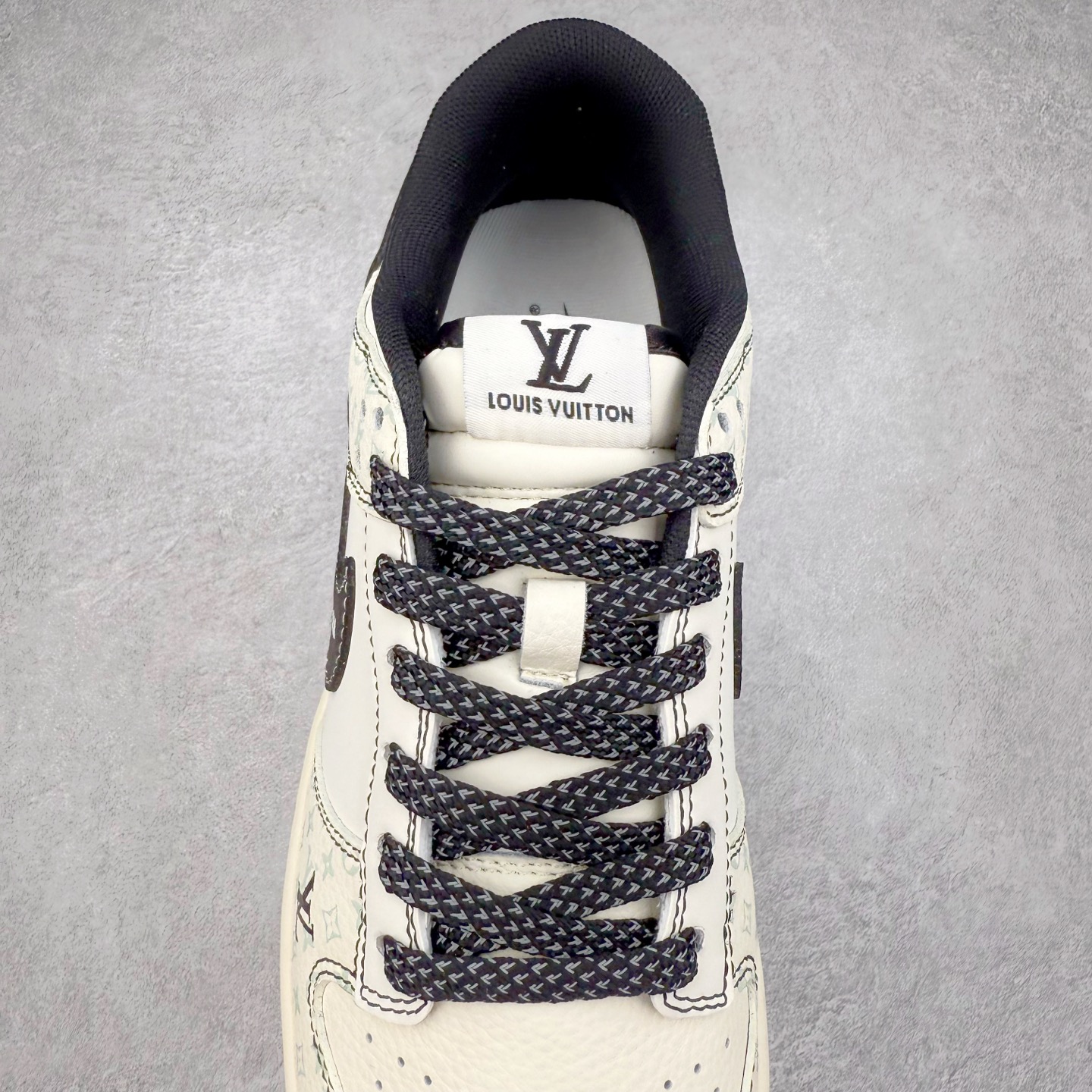 图片[5]-NK Dunk Low 定制配色 YX5066-362 大厂出品 极力推荐 原装头层材料 独家版型蒸餾加工帶來的是更好的视觉和脚感体验大厂纯原品质出货 清洁度 电绣工艺 皮料切割干净无任何毛边 细节完美 实拍调校N版已经零色差零失真 百分百还原实物色彩所见即所得 不存在货不对板色差等低级问题 选购参考实物拍摄 不混卖不参货 只用心做好货严格选品 承诺混一赔十 尺码：36 36.5 37.5 38 38.5 39 40 40.5 41 42 42.5 43 44 44.5 45-选品中心