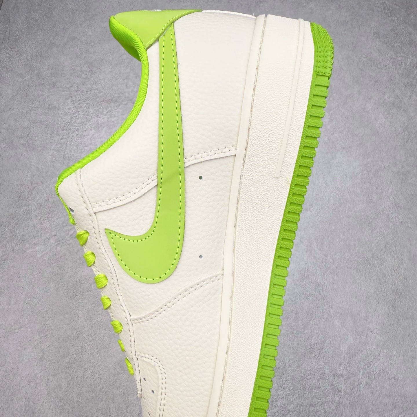 图片[7]-NK Air Force 1´07 Low 空军一号低帮百搭休闲运动板鞋 DF0188-070 柔软、弹性十足的缓震性能和出色的中底设计 横跨复古与现代的外型结合 造就出风靡全球 三十多年的Force 1 直到今天还深受青睐 实拍调校N版已经零色差零失真 百分百还原实物色彩所见即所得 不存在货不对板色差等低级问题 选购参考实物拍摄 不混卖不参货 只用心做好货严格选品 承诺混一赔十 尺码：36 36.5 37.5 38 38.5 39 40 40.5 41 42 42.5 43 44 44.5 45-选品中心