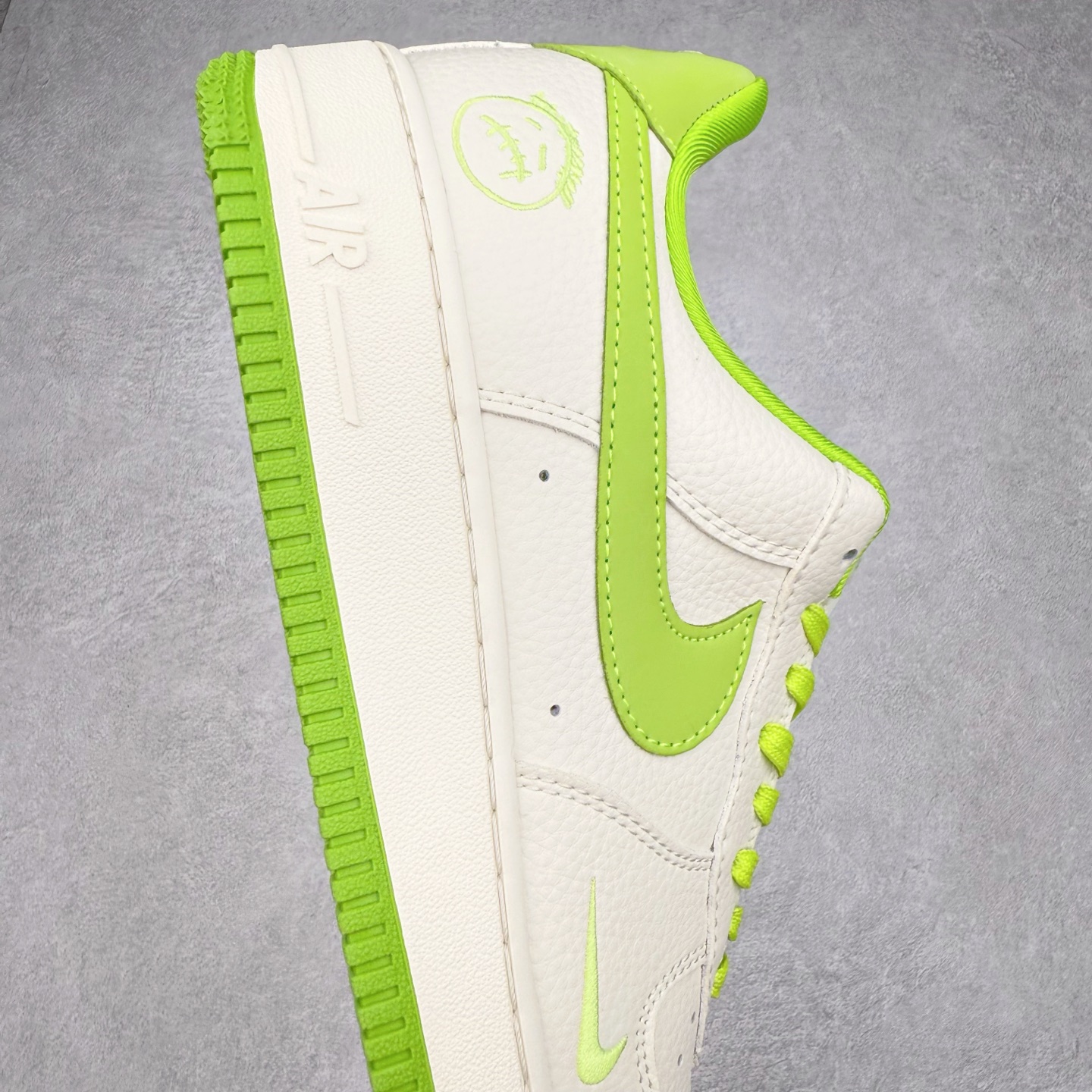 图片[6]-NK Air Force 1´07 Low 空军一号低帮百搭休闲运动板鞋 DF0188-070 柔软、弹性十足的缓震性能和出色的中底设计 横跨复古与现代的外型结合 造就出风靡全球 三十多年的Force 1 直到今天还深受青睐 实拍调校N版已经零色差零失真 百分百还原实物色彩所见即所得 不存在货不对板色差等低级问题 选购参考实物拍摄 不混卖不参货 只用心做好货严格选品 承诺混一赔十 尺码：36 36.5 37.5 38 38.5 39 40 40.5 41 42 42.5 43 44 44.5 45-选品中心