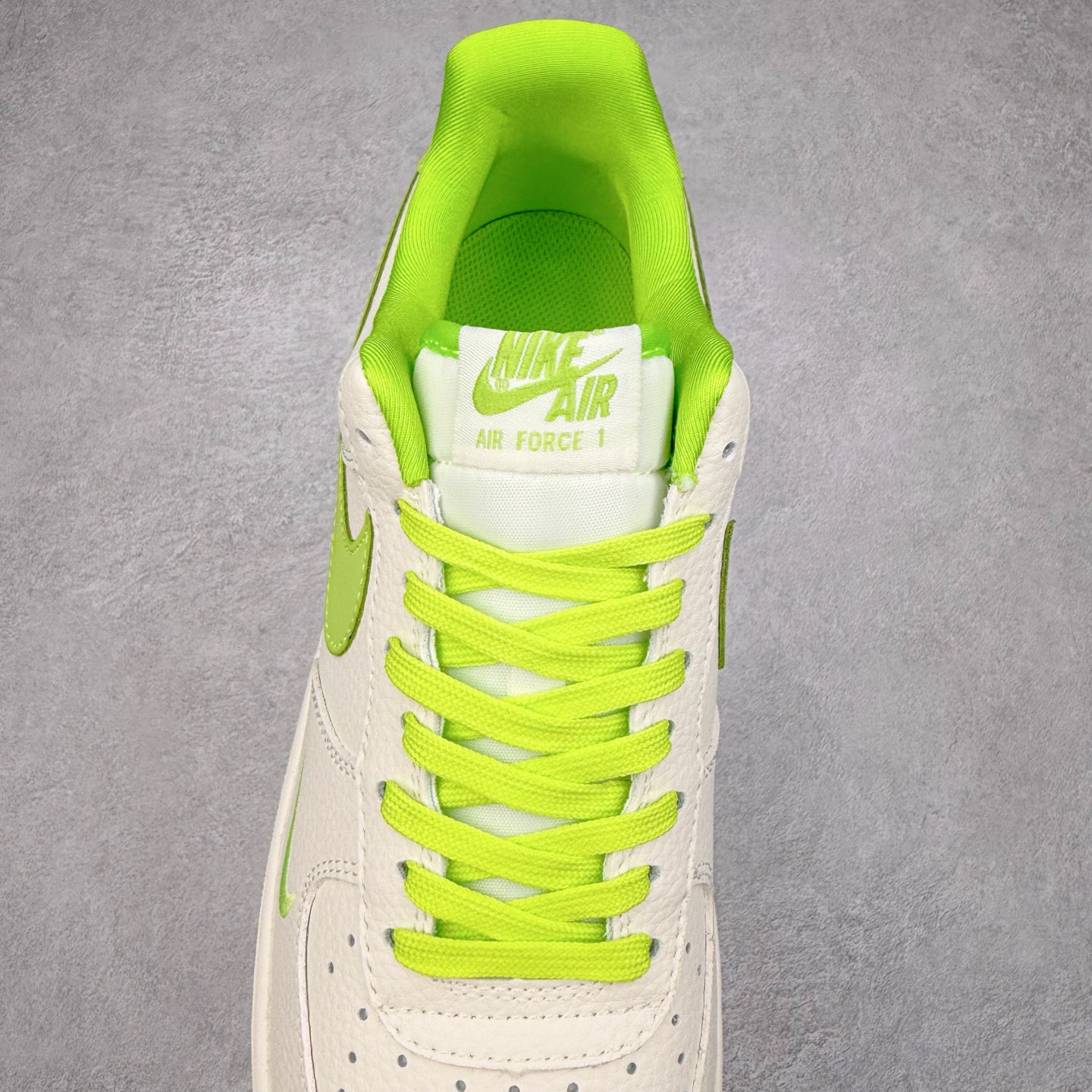 图片[5]-NK Air Force 1´07 Low 空军一号低帮百搭休闲运动板鞋 DF0188-070 柔软、弹性十足的缓震性能和出色的中底设计 横跨复古与现代的外型结合 造就出风靡全球 三十多年的Force 1 直到今天还深受青睐 实拍调校N版已经零色差零失真 百分百还原实物色彩所见即所得 不存在货不对板色差等低级问题 选购参考实物拍摄 不混卖不参货 只用心做好货严格选品 承诺混一赔十 尺码：36 36.5 37.5 38 38.5 39 40 40.5 41 42 42.5 43 44 44.5 45-选品中心