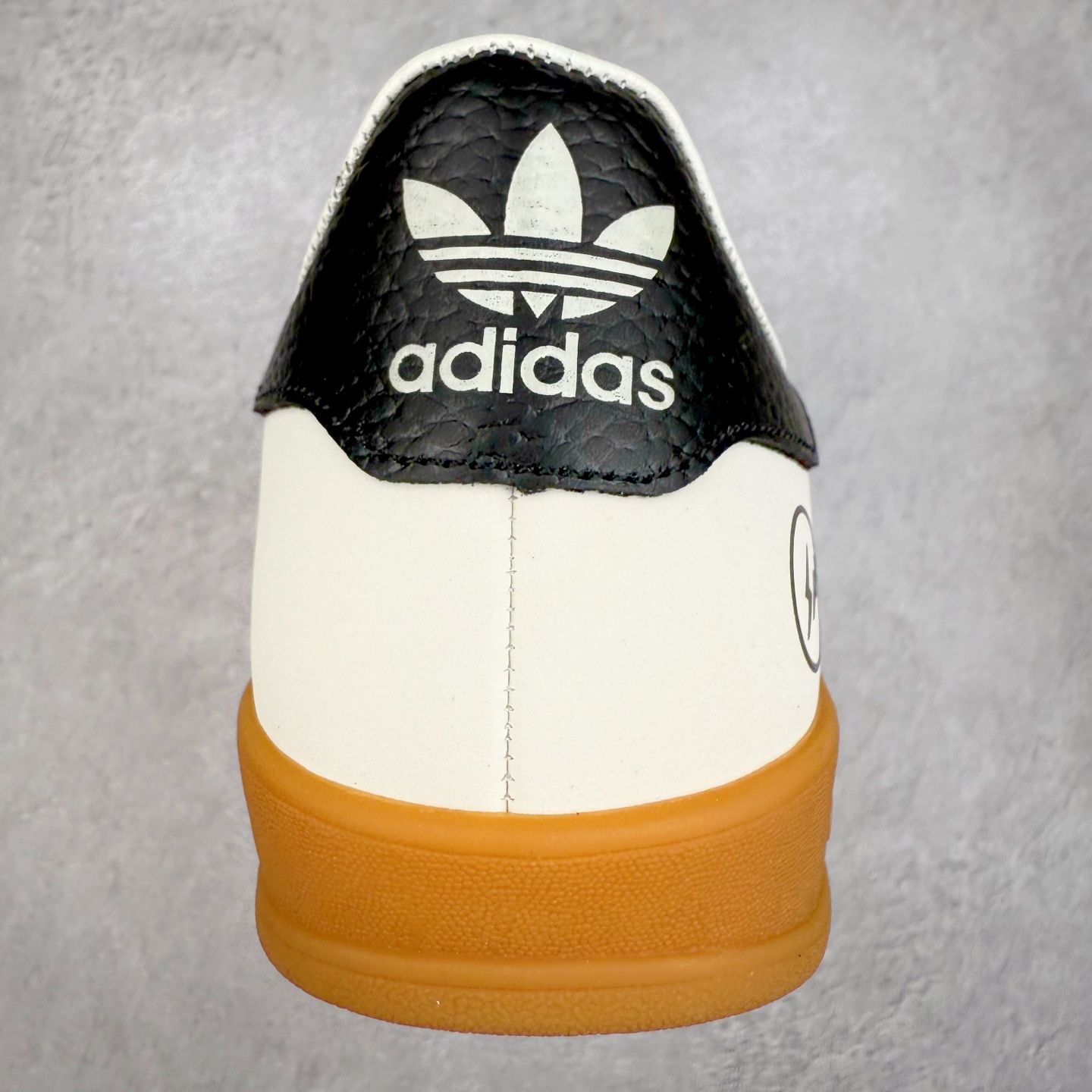 图片[8]-＃C2 AD Gazelle Indoor Trainers 羚羊内训系列低帮复古百搭休闲运动德训风板鞋 SC9207 90年代经典的复刻版！自60年代以足球训练鞋面世以来,Gazelle就以其经典设计席卷全球。1991年版本的复刻,再造经典Gazelle。采用皮革打造,搭配浊色细节,让这款经典更加简约。尺码：36 36⅔ 37⅓ 38 38⅔ 39⅓ 40 40⅔ 41⅓ 42 42⅔ 43⅓ 44⅓ 44⅔ 45-选品中心