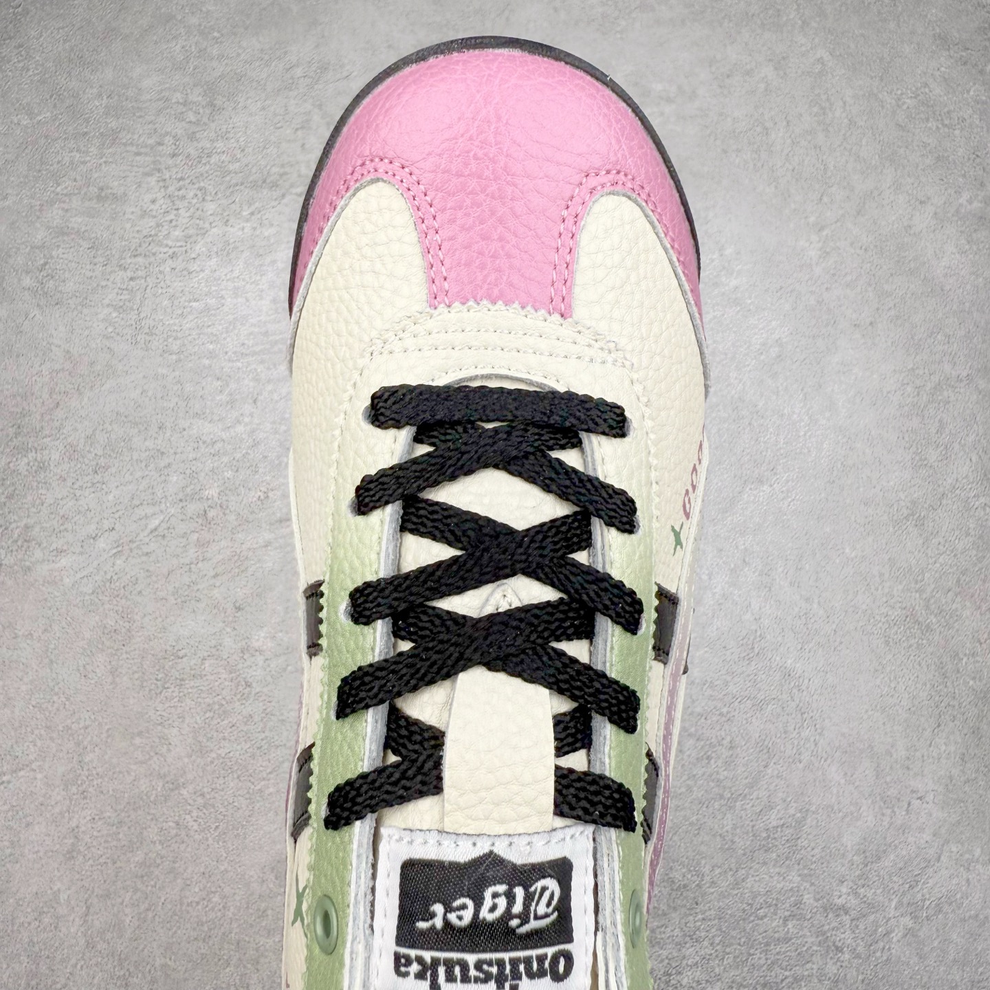 图片[4]-Asics Onitsuka Tiger MEXICO 66 亚瑟士鬼冢虎复古经典板鞋 市场王者选手 海外订单工厂出品 长期生产补货永不断码 超成熟稳定的做工品控 原装全套纸板楦头开发 原汁原味 完美呈现版型 私模正确鞋底咬花纹路 一比一鞋头弧度高度鞋身弧度 绝不口嗨 细节品控鞋型随意秒杀市面 原档咬花纹路私模大底 一个单元有六个三角形 总体形拼接呈现花瓣状 官方四联吊牌 原装Ortholite轻量化鞋垫 原盒原配 质保卡 说明书 钢印防尘纸 纸板中底带钢印 乳胶组合鞋垫 支持全方位的对比专柜 产品从款式颜色造型上体现出追求舒适和细节的完美 鞋类更是推崇手工制作的严谨与完美 融舒适性与可穿性的设计风格 注重细节的完美和别致魅力 既保持稳重 又不失轻松的时尚感 尺码：36 37 37.5 38 39 39.5 40 40.5 41.5 42 42.5 43.5 44 45-选品中心