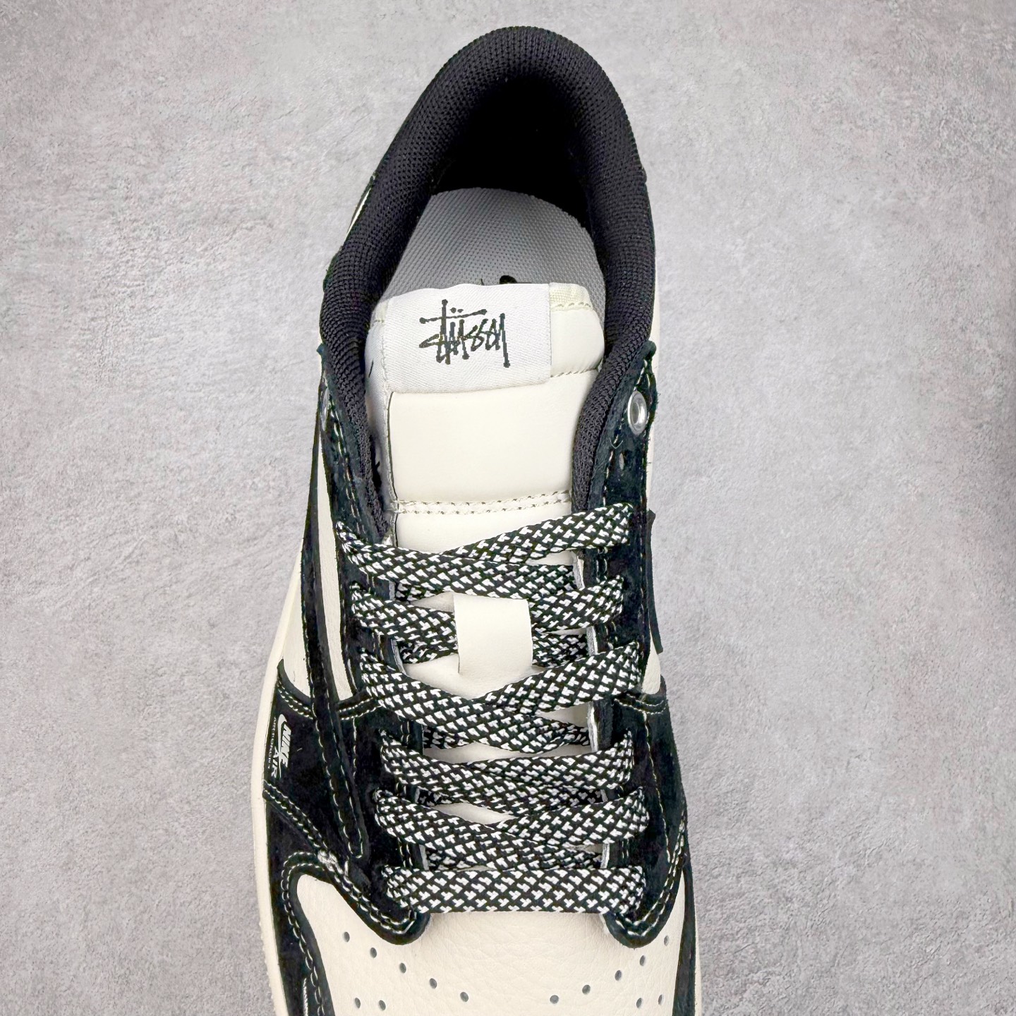 图片[5]-TS x Air Jordan AJ1 Low 倒钩低帮联名定制配色 SJ2068-124 原厂内置气垫魔块 A模大底 头层小牛皮 鞋舌AJ原厂专用牛津布+AJ专用反口珍珠布+原厂无杂质高弹内里海棉+特殊封边弹力鞋带 实拍调校N版已经零色差零失真 百分百还原实物色彩所见即所得 不存在货不对板色差等低级问题 选购参考实物拍摄 不混卖不参货 只用心做好货严格选品 承诺混一赔十 尺码：36 36.5 37.5 38 38.5 39 40 40.5 41 42 42.5 43 44 44.5 45-选品中心