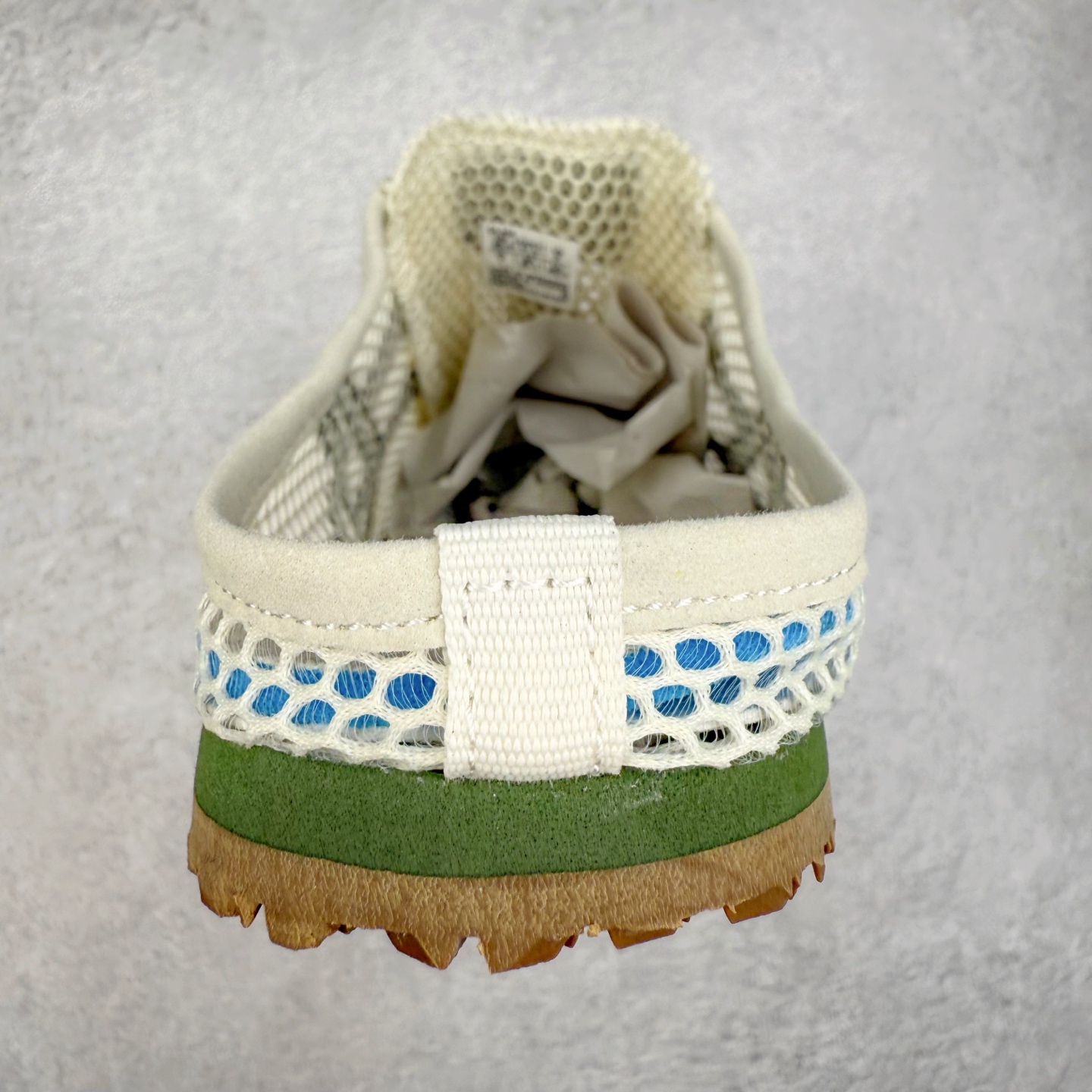 图片[8]-Onitsuka Tiger MEXICO 66 MEXICO 66 Sabot 鬼冢虎经典舒适透气低帮生活休闲鞋 男女同款 产品从款式颜色造型上体现出追求舒适和细节的完美 鞋类更是推崇手工制作的严谨与完美 融舒适性与可穿性的设计风格 注重细节的完美和别致魅力 既保持稳重 又不失轻松的时尚感 尺码：36 37 37.5 38 39 39.5 40 40.5 41.5 42 42.5 43.5 44 45-选品中心