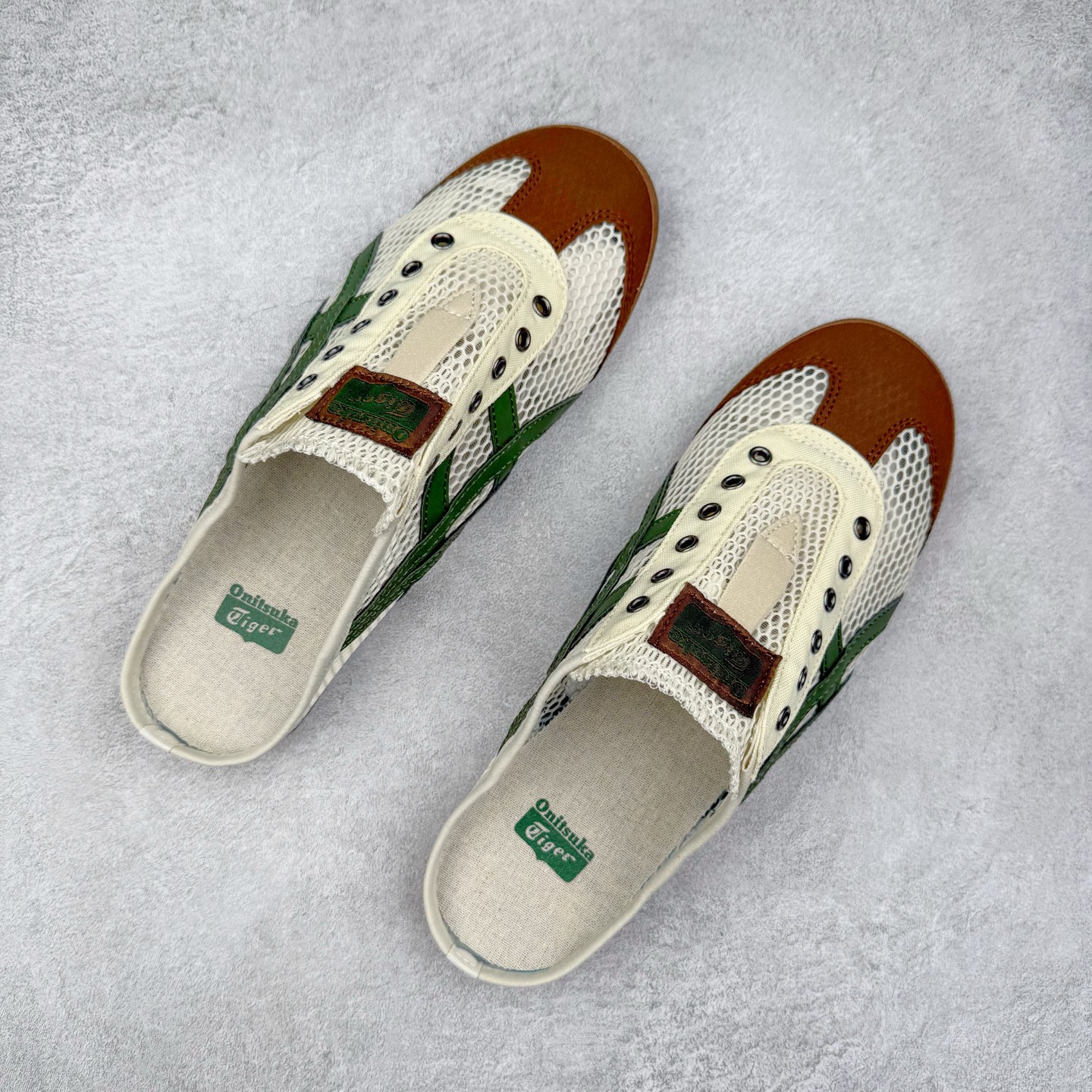 图片[3]-Onitsuka Tiger MEXICO 66 MEXICO 66 Sabot 鬼冢虎经典舒适透气低帮生活休闲鞋 男女同款 产品从款式颜色造型上体现出追求舒适和细节的完美 鞋类更是推崇手工制作的严谨与完美 融舒适性与可穿性的设计风格 注重细节的完美和别致魅力 既保持稳重 又不失轻松的时尚感 尺码：36 37 37.5 38 39 39.5 40 40.5 41.5 42 42.5 43.5 44 45-选品中心