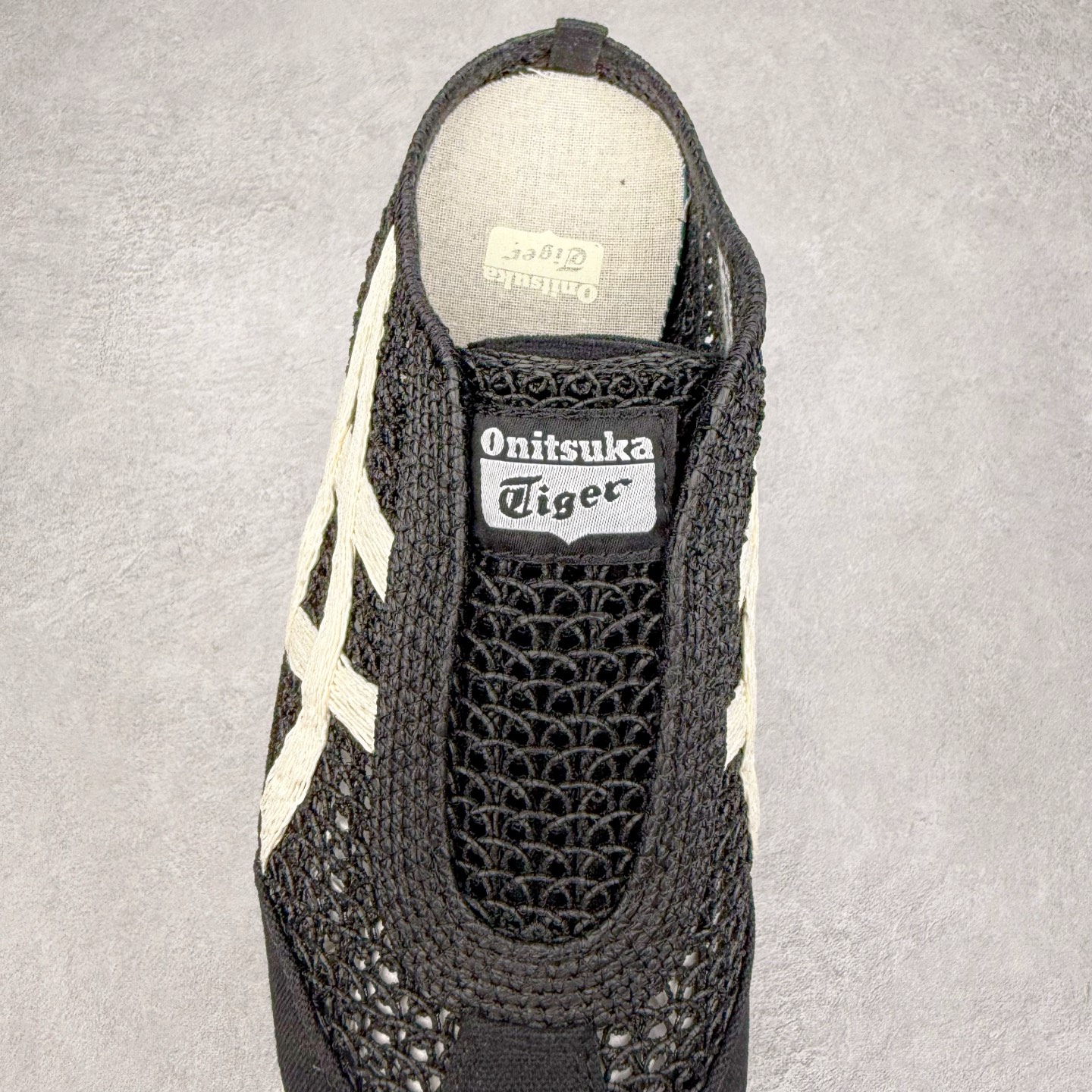 图片[5]-Onitsuka Tiger MEXICO 66 MEXICO 66 Sabot 鬼冢虎经典舒适透气低帮生活休闲鞋 男女同款 产品从款式颜色造型上体现出追求舒适和细节的完美 鞋类更是推崇手工制作的严谨与完美 融舒适性与可穿性的设计风格 注重细节的完美和别致魅力 既保持稳重 又不失轻松的时尚感 尺码：36 37 37.5 38 39 39.5 40 40.5 41.5 42 42.5 43.5 44 45-选品中心