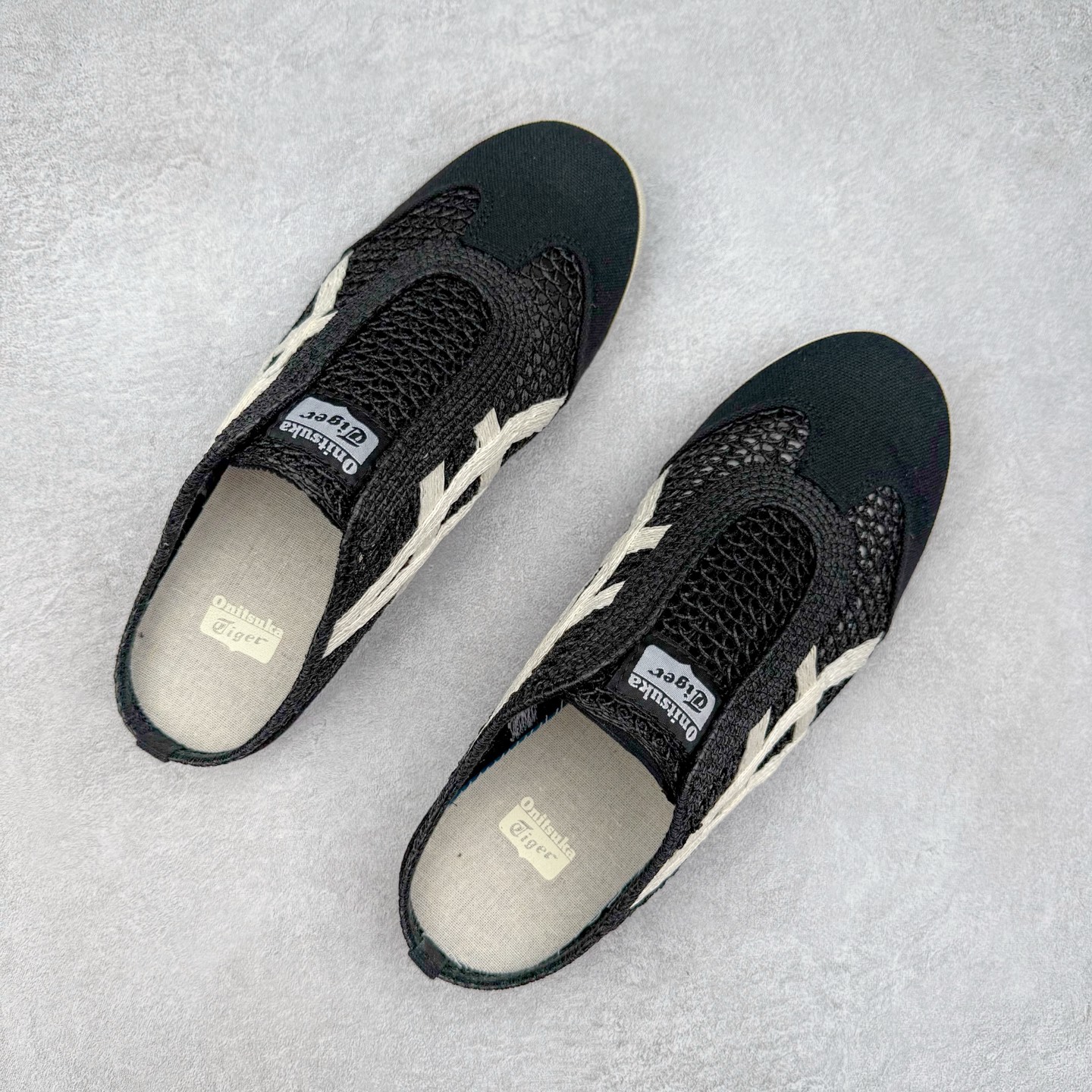 图片[3]-Onitsuka Tiger MEXICO 66 MEXICO 66 Sabot 鬼冢虎经典舒适透气低帮生活休闲鞋 男女同款 产品从款式颜色造型上体现出追求舒适和细节的完美 鞋类更是推崇手工制作的严谨与完美 融舒适性与可穿性的设计风格 注重细节的完美和别致魅力 既保持稳重 又不失轻松的时尚感 尺码：36 37 37.5 38 39 39.5 40 40.5 41.5 42 42.5 43.5 44 45-选品中心