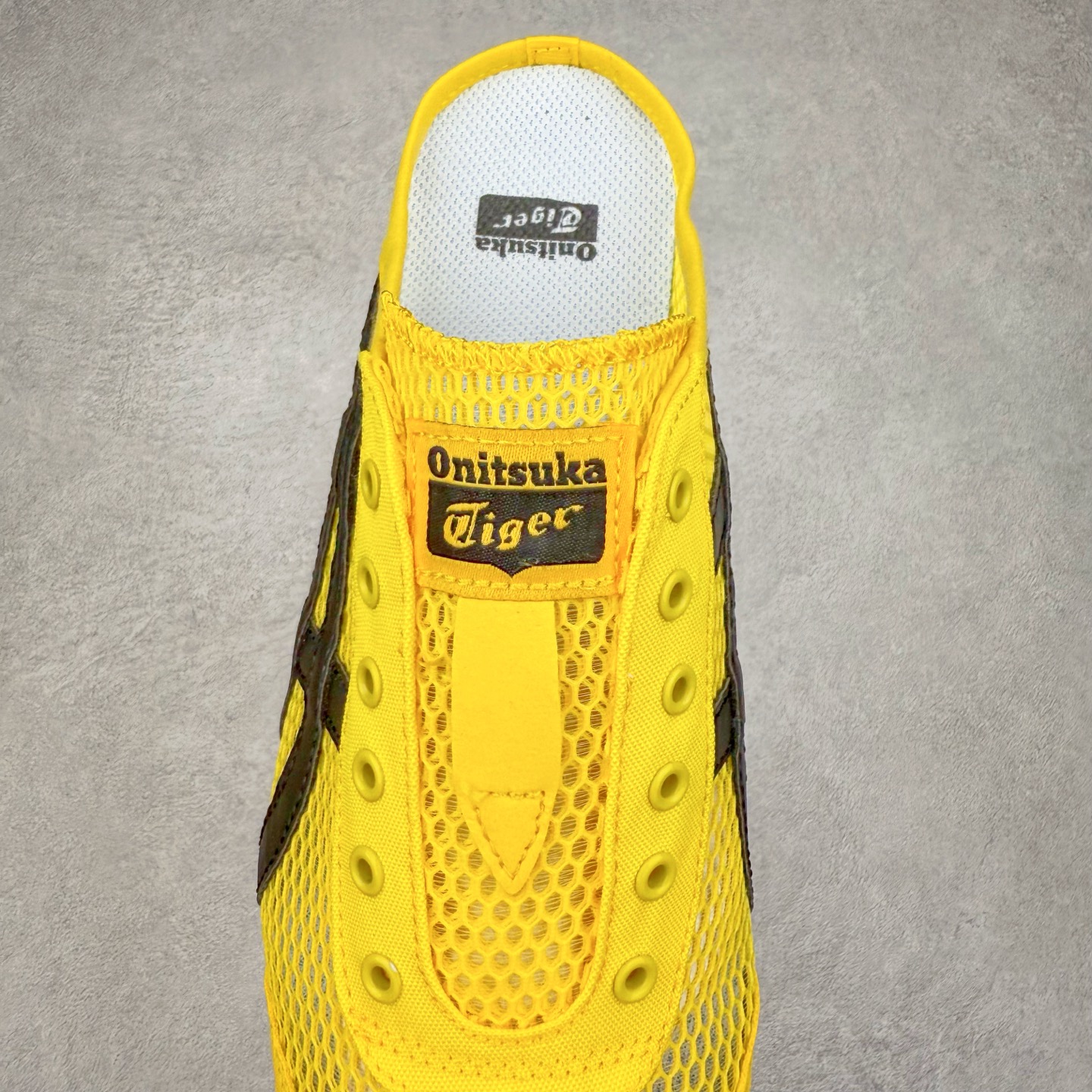 图片[5]-Onitsuka Tiger MEXICO 66 MEXICO 66 Sabot 鬼冢虎经典舒适透气低帮生活休闲鞋 男女同款 产品从款式颜色造型上体现出追求舒适和细节的完美 鞋类更是推崇手工制作的严谨与完美 融舒适性与可穿性的设计风格 注重细节的完美和别致魅力 既保持稳重 又不失轻松的时尚感 尺码：36 37 37.5 38 39 39.5 40 40.5 41.5 42 42.5 43.5 44 45-选品中心