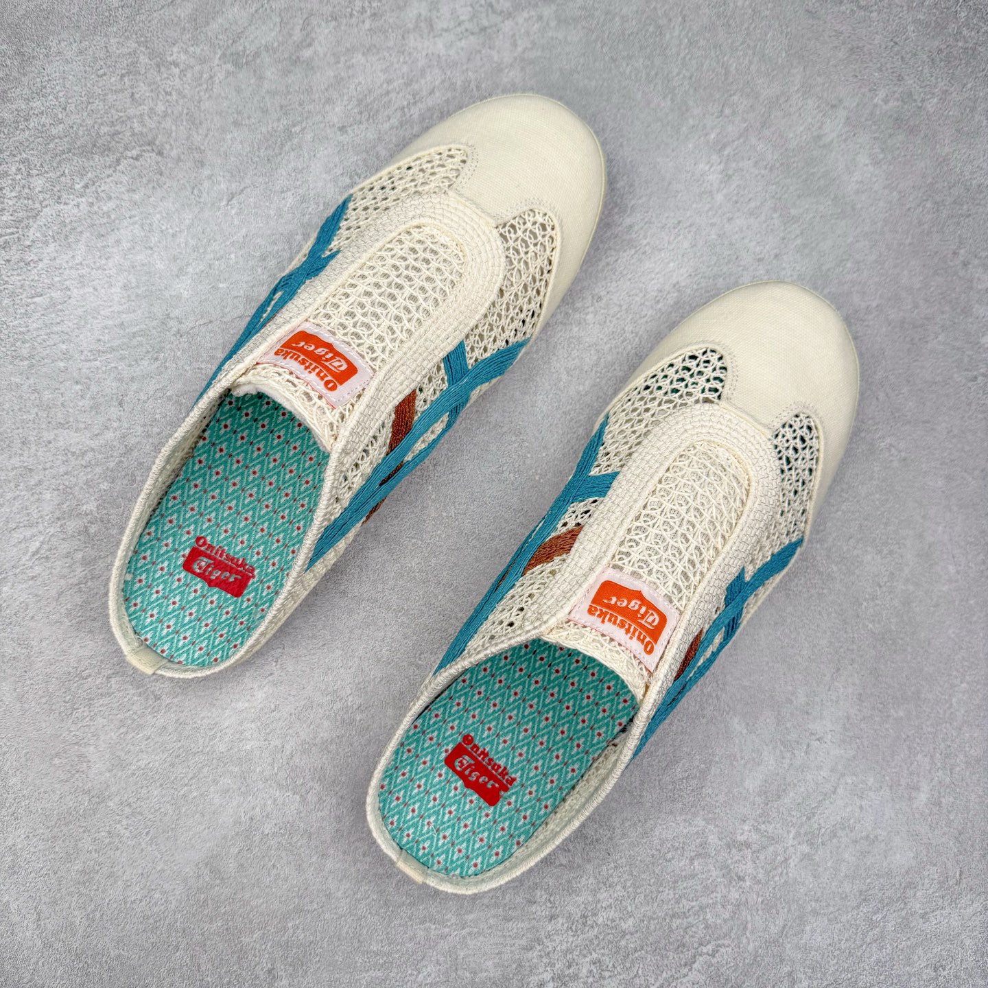 图片[3]-Onitsuka Tiger MEXICO 66 MEXICO 66 Sabot 鬼冢虎经典舒适透气低帮生活休闲鞋 男女同款 产品从款式颜色造型上体现出追求舒适和细节的完美 鞋类更是推崇手工制作的严谨与完美 融舒适性与可穿性的设计风格 注重细节的完美和别致魅力 既保持稳重 又不失轻松的时尚感 尺码：36 37 37.5 38 39 39.5 40 40.5 41.5 42 42.5 43.5 44 45-选品中心