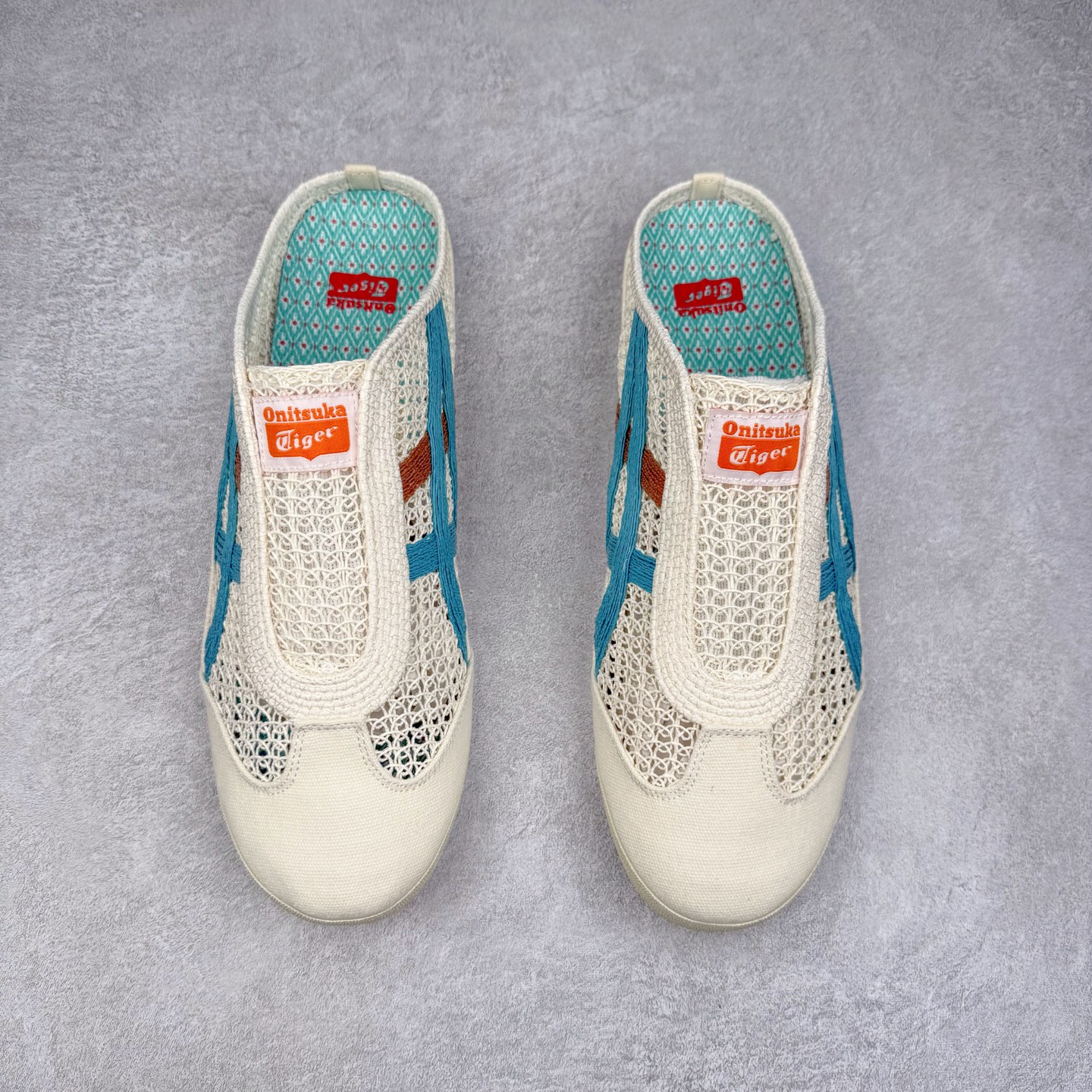 图片[2]-Onitsuka Tiger MEXICO 66 MEXICO 66 Sabot 鬼冢虎经典舒适透气低帮生活休闲鞋 男女同款 产品从款式颜色造型上体现出追求舒适和细节的完美 鞋类更是推崇手工制作的严谨与完美 融舒适性与可穿性的设计风格 注重细节的完美和别致魅力 既保持稳重 又不失轻松的时尚感 尺码：36 37 37.5 38 39 39.5 40 40.5 41.5 42 42.5 43.5 44 45-选品中心