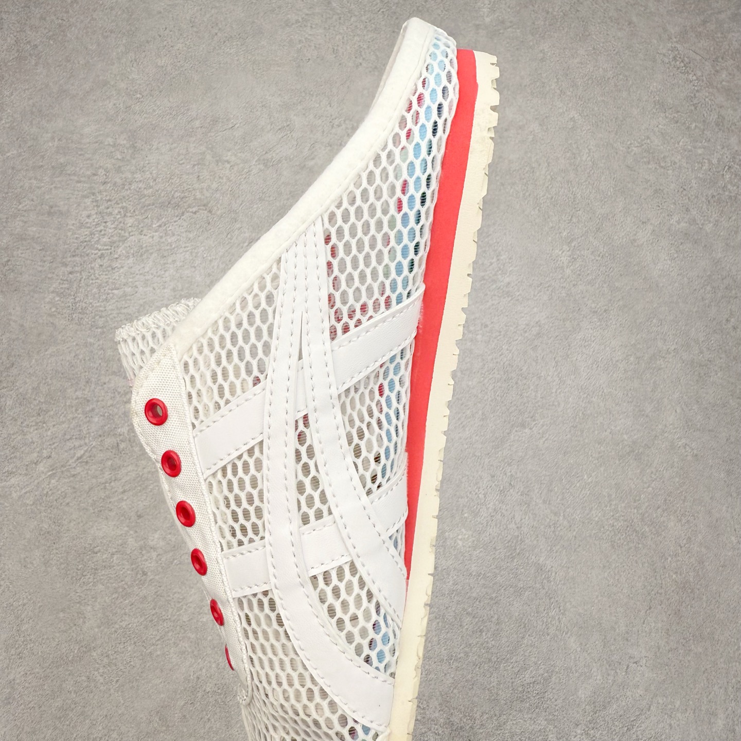 图片[7]-Onitsuka Tiger MEXICO 66 MEXICO 66 Sabot 鬼冢虎经典舒适透气低帮生活休闲鞋 男女同款 产品从款式颜色造型上体现出追求舒适和细节的完美 鞋类更是推崇手工制作的严谨与完美 融舒适性与可穿性的设计风格 注重细节的完美和别致魅力 既保持稳重 又不失轻松的时尚感 尺码：36 37 37.5 38 39 39.5 40 40.5 41.5 42 42.5 43.5 44 45-选品中心