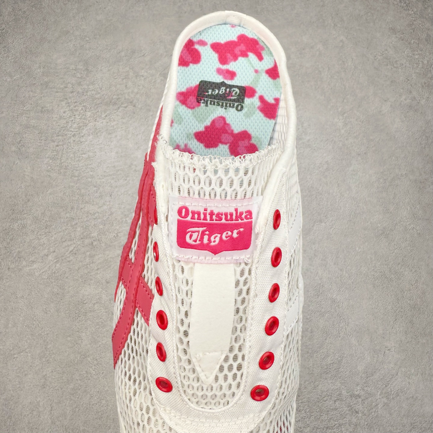 图片[5]-Onitsuka Tiger MEXICO 66 MEXICO 66 Sabot 鬼冢虎经典舒适透气低帮生活休闲鞋 男女同款 产品从款式颜色造型上体现出追求舒适和细节的完美 鞋类更是推崇手工制作的严谨与完美 融舒适性与可穿性的设计风格 注重细节的完美和别致魅力 既保持稳重 又不失轻松的时尚感 尺码：36 37 37.5 38 39 39.5 40 40.5 41.5 42 42.5 43.5 44 45-选品中心