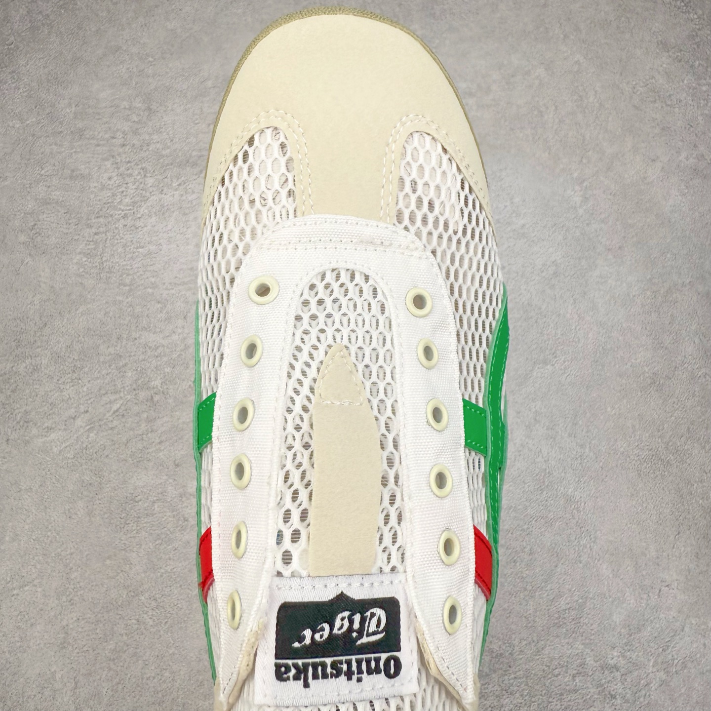 图片[4]-Onitsuka Tiger MEXICO 66 MEXICO 66 Sabot 鬼冢虎经典舒适透气低帮生活休闲鞋 男女同款 产品从款式颜色造型上体现出追求舒适和细节的完美 鞋类更是推崇手工制作的严谨与完美 融舒适性与可穿性的设计风格 注重细节的完美和别致魅力 既保持稳重 又不失轻松的时尚感 尺码：36 37 37.5 38 39 39.5 40 40.5 41.5 42 42.5 43.5 44 45-选品中心