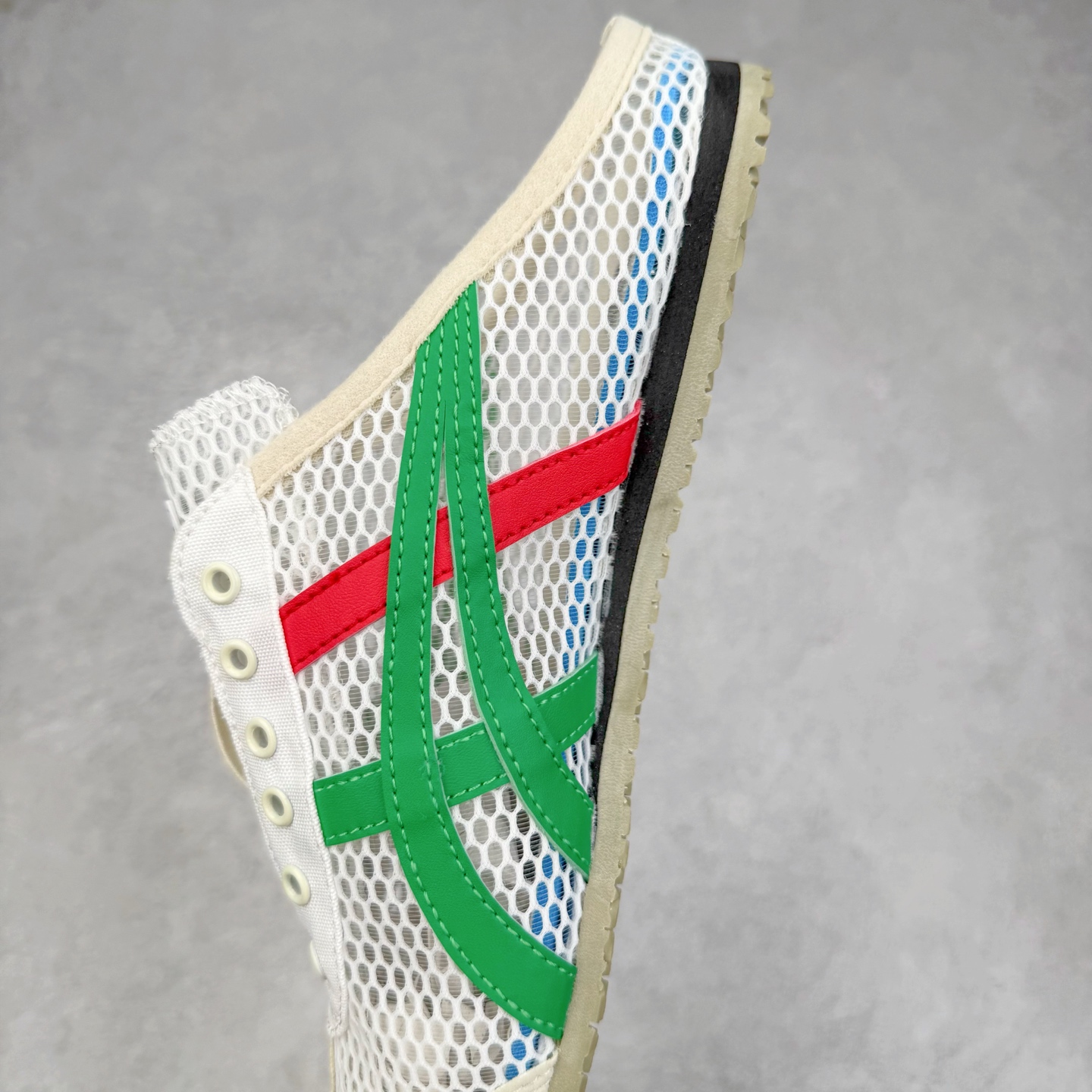 图片[7]-Onitsuka Tiger MEXICO 66 MEXICO 66 Sabot 鬼冢虎经典舒适透气低帮生活休闲鞋 男女同款 产品从款式颜色造型上体现出追求舒适和细节的完美 鞋类更是推崇手工制作的严谨与完美 融舒适性与可穿性的设计风格 注重细节的完美和别致魅力 既保持稳重 又不失轻松的时尚感 尺码：36 37 37.5 38 39 39.5 40 40.5 41.5 42 42.5 43.5 44 45-选品中心