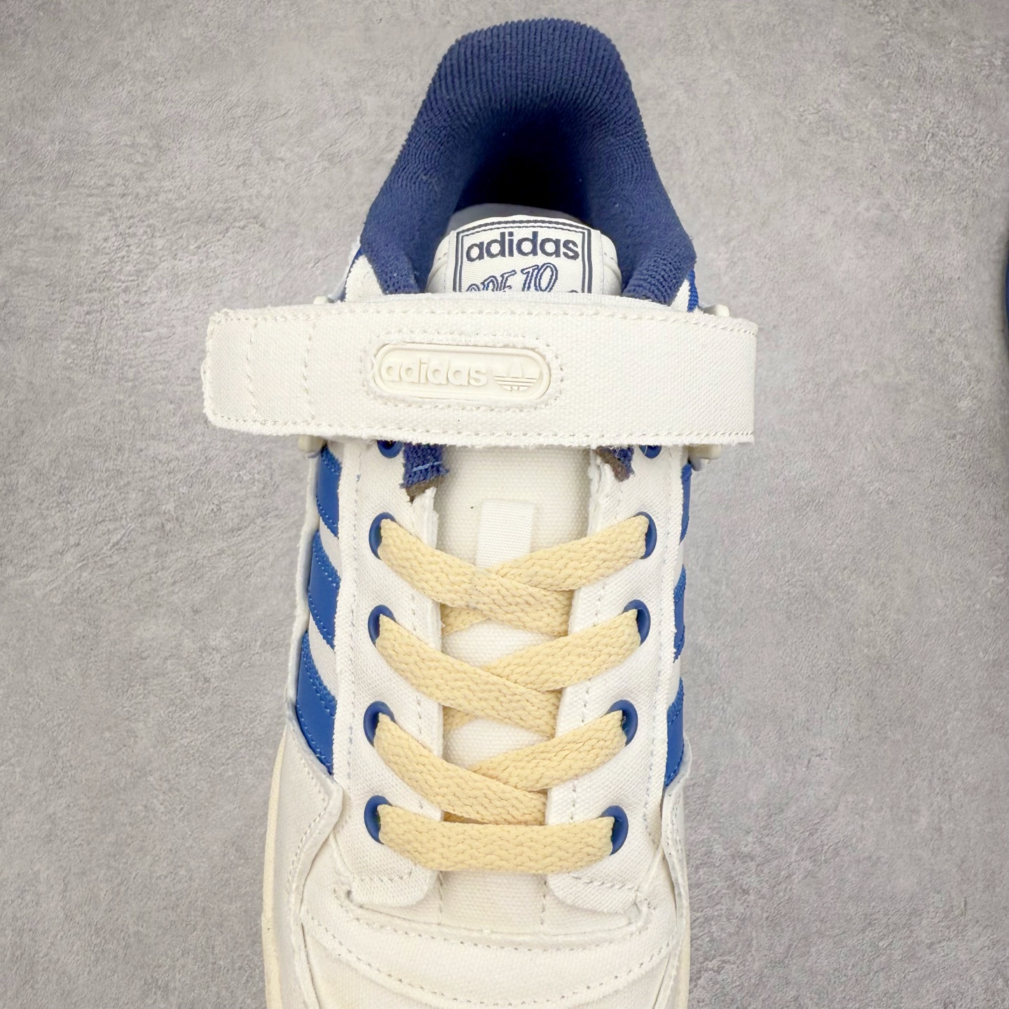 图片[5]-AD Forum 84 Low OG 低帮百搭潮流休闲运动板鞋 以复古篮球鞋的外形为基础 采用皮革拼接 简约百搭 更加贴合舒适 中底内侧网格造型起到点睛之笔 外底橡胶 更显复古 尺码：36 36.5 37.5 38 38.5 39 40 40.5 41 42 42.5 43 44 44.5 45-选品中心