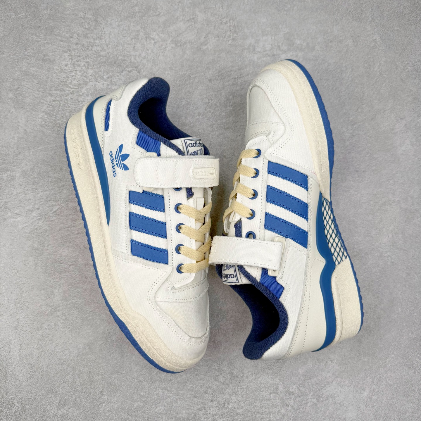 图片[3]-AD Forum 84 Low OG 低帮百搭潮流休闲运动板鞋 以复古篮球鞋的外形为基础 采用皮革拼接 简约百搭 更加贴合舒适 中底内侧网格造型起到点睛之笔 外底橡胶 更显复古 尺码：36 36.5 37.5 38 38.5 39 40 40.5 41 42 42.5 43 44 44.5 45-选品中心