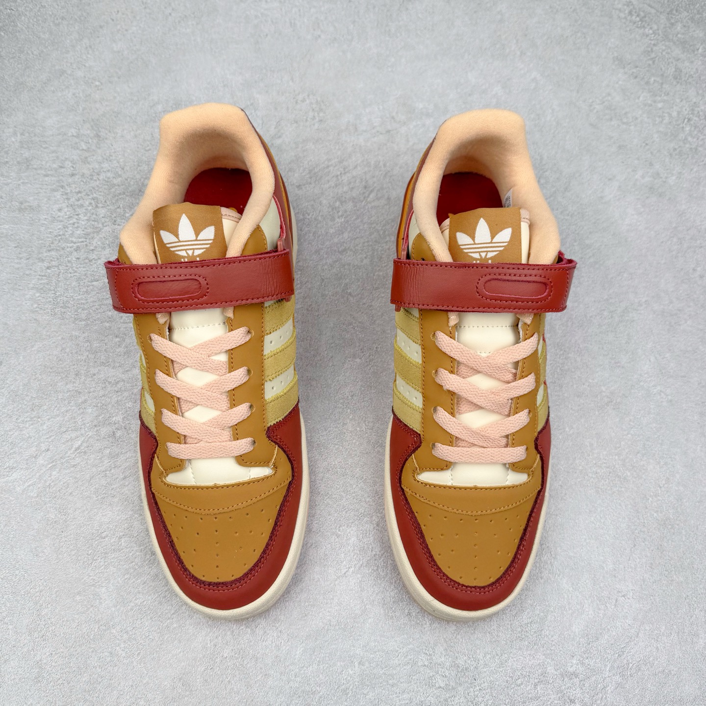 图片[2]-AD Forum 84 Low OG 低帮百搭潮流休闲运动板鞋 以复古篮球鞋的外形为基础 采用皮革拼接 简约百搭 更加贴合舒适 中底内侧网格造型起到点睛之笔 外底橡胶 更显复古 尺码：36 36.5 37.5 38 38.5 39 40 40.5 41 42 42.5 43 44 44.5 45-选品中心