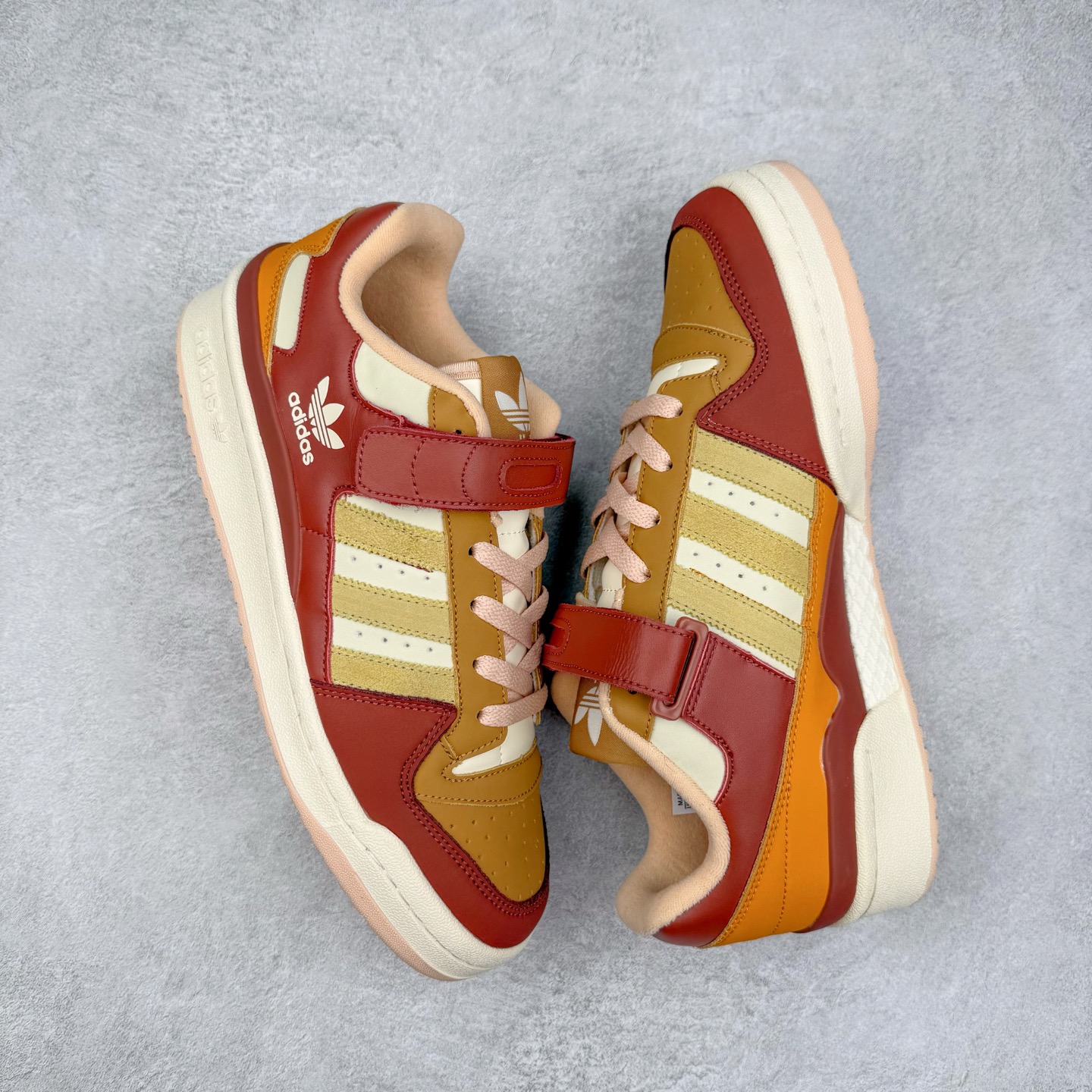 图片[3]-AD Forum 84 Low OG 低帮百搭潮流休闲运动板鞋 以复古篮球鞋的外形为基础 采用皮革拼接 简约百搭 更加贴合舒适 中底内侧网格造型起到点睛之笔 外底橡胶 更显复古 尺码：36 36.5 37.5 38 38.5 39 40 40.5 41 42 42.5 43 44 44.5 45-选品中心