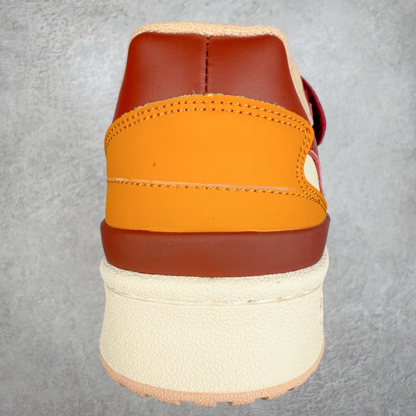 图片[8]-AD Forum 84 Low OG 低帮百搭潮流休闲运动板鞋 以复古篮球鞋的外形为基础 采用皮革拼接 简约百搭 更加贴合舒适 中底内侧网格造型起到点睛之笔 外底橡胶 更显复古 尺码：36 36.5 37.5 38 38.5 39 40 40.5 41 42 42.5 43 44 44.5 45-选品中心