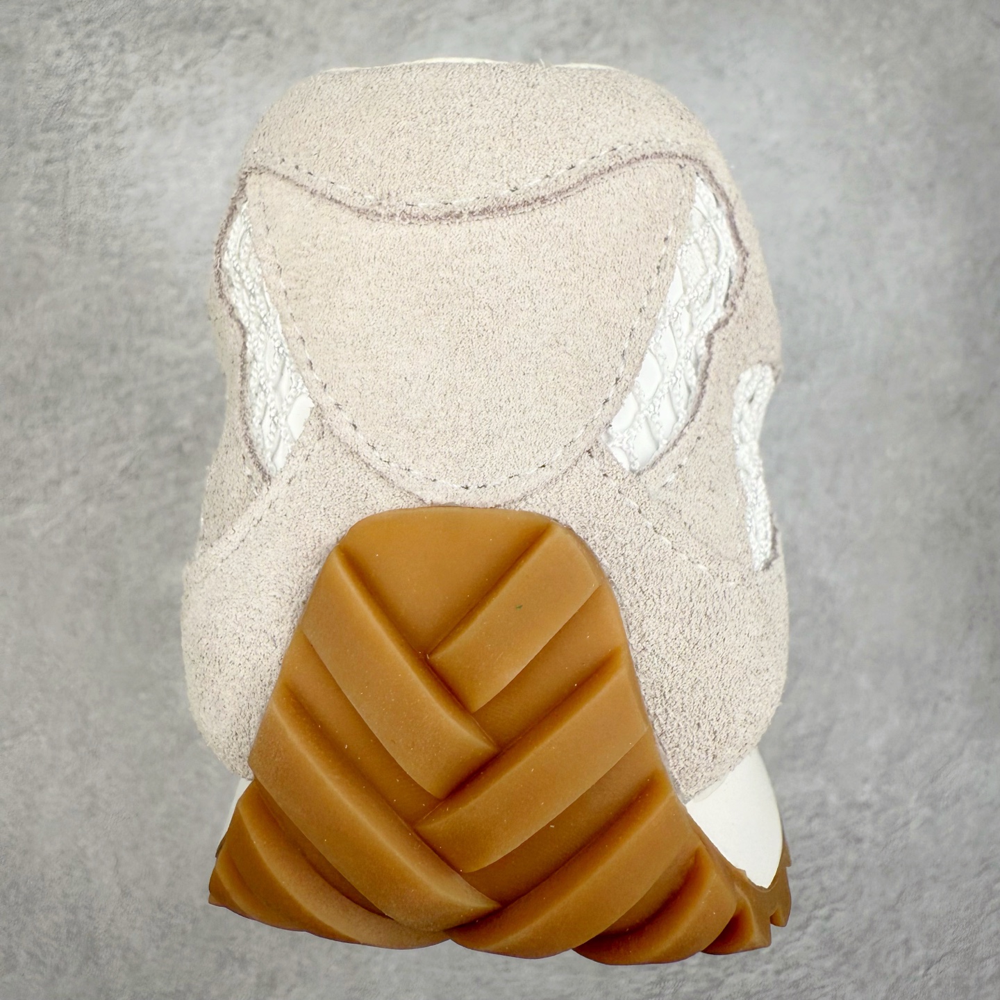 图片[8]-BOTTEGA VENETA Orbit Runner BV葆蝶家时尚休闲王一博同款老爹鞋运动鞋 原版开发 一比一打造 相似度百分之99以上 市场一梯队级别品质 区别市场任何标文顶级品质版本 采用轻质科技网布面料 搭配几何图案设计橡胶外底 王炸系列 高版本 认准套包工艺 实际增高很多哦 还是一样显腿细非常nice 耐玩耐造 对标对版 套包鞋工艺 认准高版本 大底选用拼色TPU大底 配置原版包装 尺码：35 36 37 38 39 40 41 42 43 44 45-选品中心