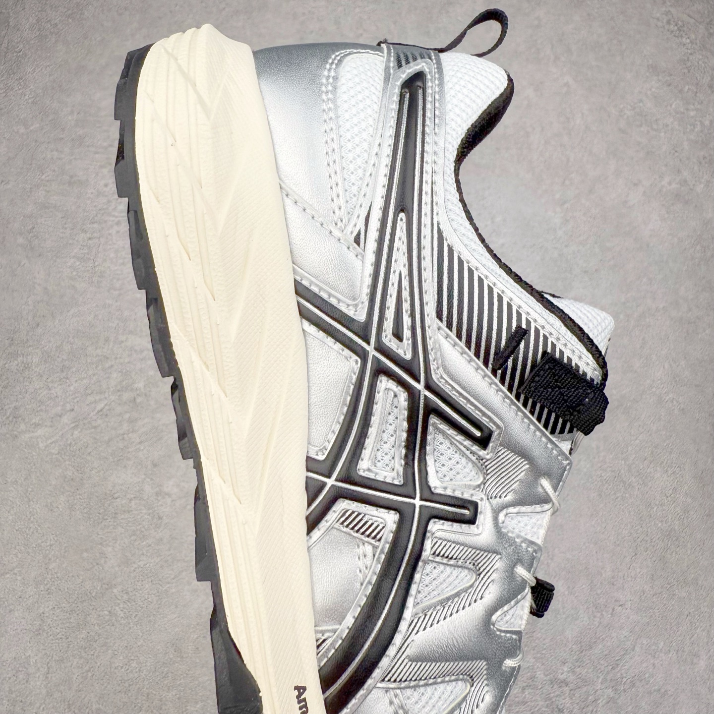 图片[6]-Asics Gel-Sonoma SE 亚瑟士溯溪鞋涉水鞋洞洞鞋 舒适日常休闲百搭防滑低帮户外徒步舒适随行跑步鞋 无界 路更远 今夏必备 颠覆认知 包裹性超强 脚感非常之舒适 侧面镂空设计 透气性极佳 让微风灌入足底 为沸腾夏日注入清爽能量防滑效果也不错 颜值与性能兼备 各平台实体疯狂种草首选 尺码：36 37.5 38 39 40 40.5 41.5 42 42.5 43.5 44 45-选品中心