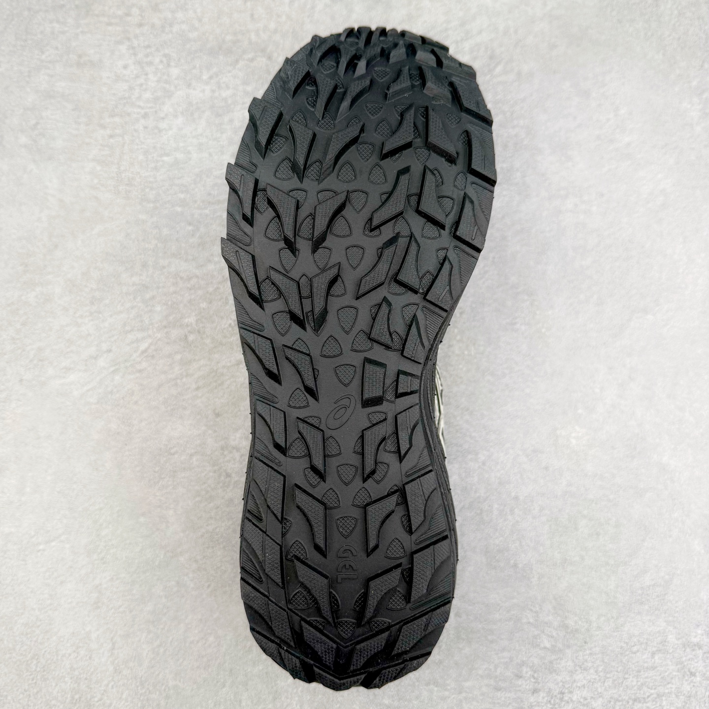 图片[9]-Asics Gel-Sonoma SE 亚瑟士溯溪鞋涉水鞋洞洞鞋 舒适日常休闲百搭防滑低帮户外徒步舒适随行跑步鞋 无界 路更远 今夏必备 颠覆认知 包裹性超强 脚感非常之舒适 侧面镂空设计 透气性极佳 让微风灌入足底 为沸腾夏日注入清爽能量防滑效果也不错 颜值与性能兼备 各平台实体疯狂种草首选 尺码：36 37.5 38 39 40 40.5 41.5 42 42.5 43.5 44 45-选品中心